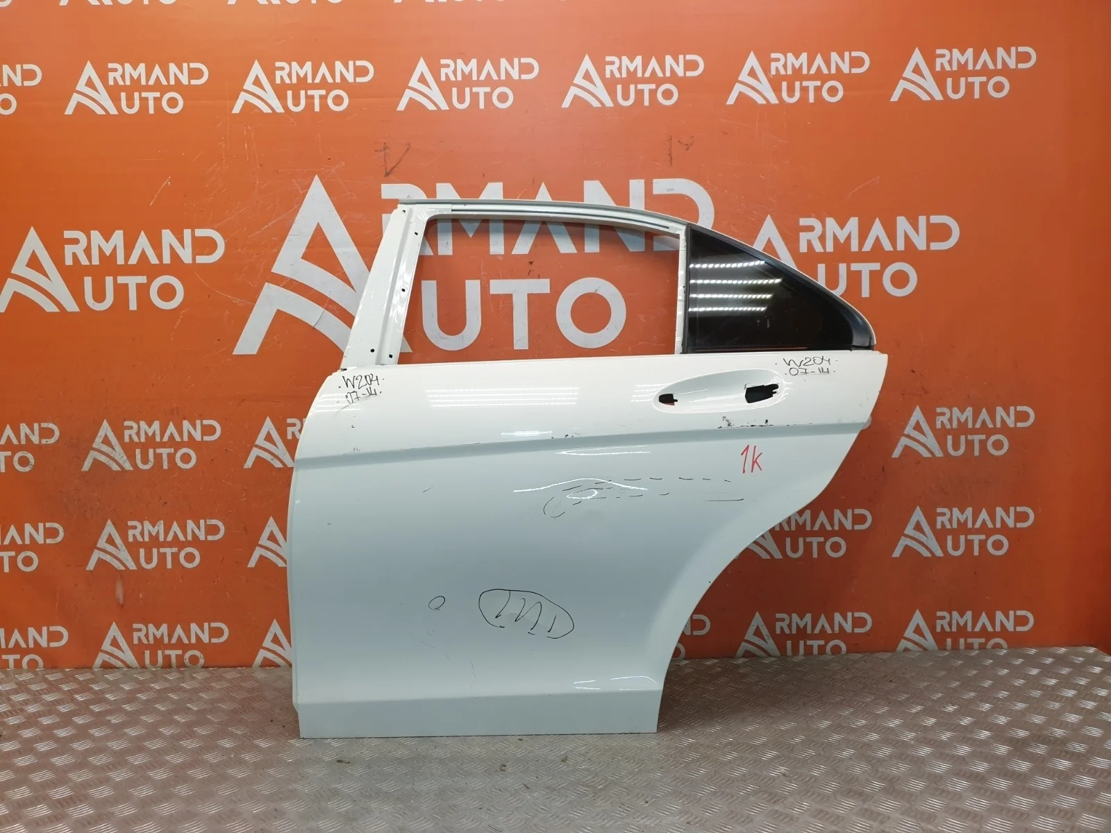 Дверь Mercedes -Class 2006-2015 W204