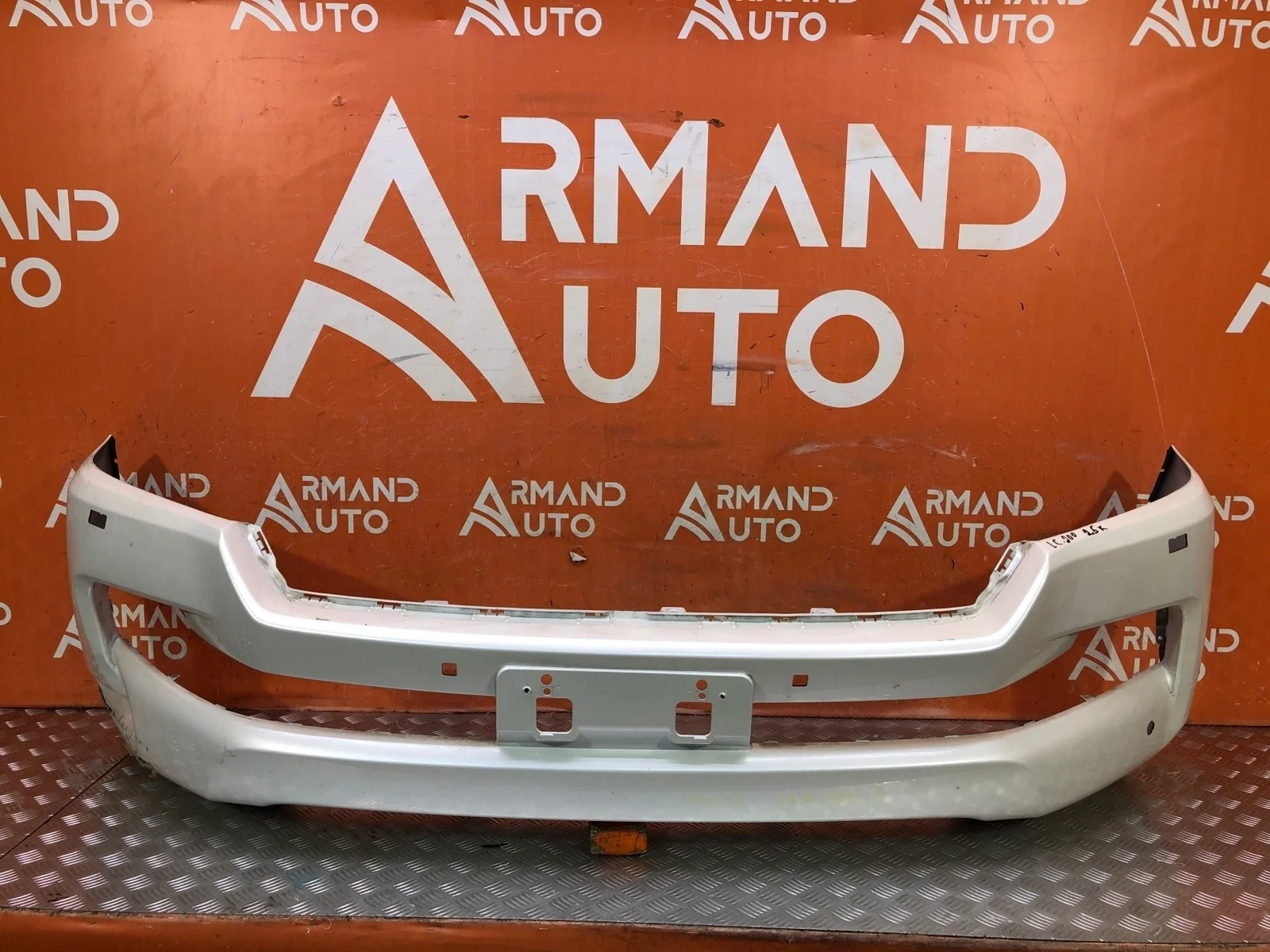 Бампер Toyota Land Cruiser 2015-2021 200