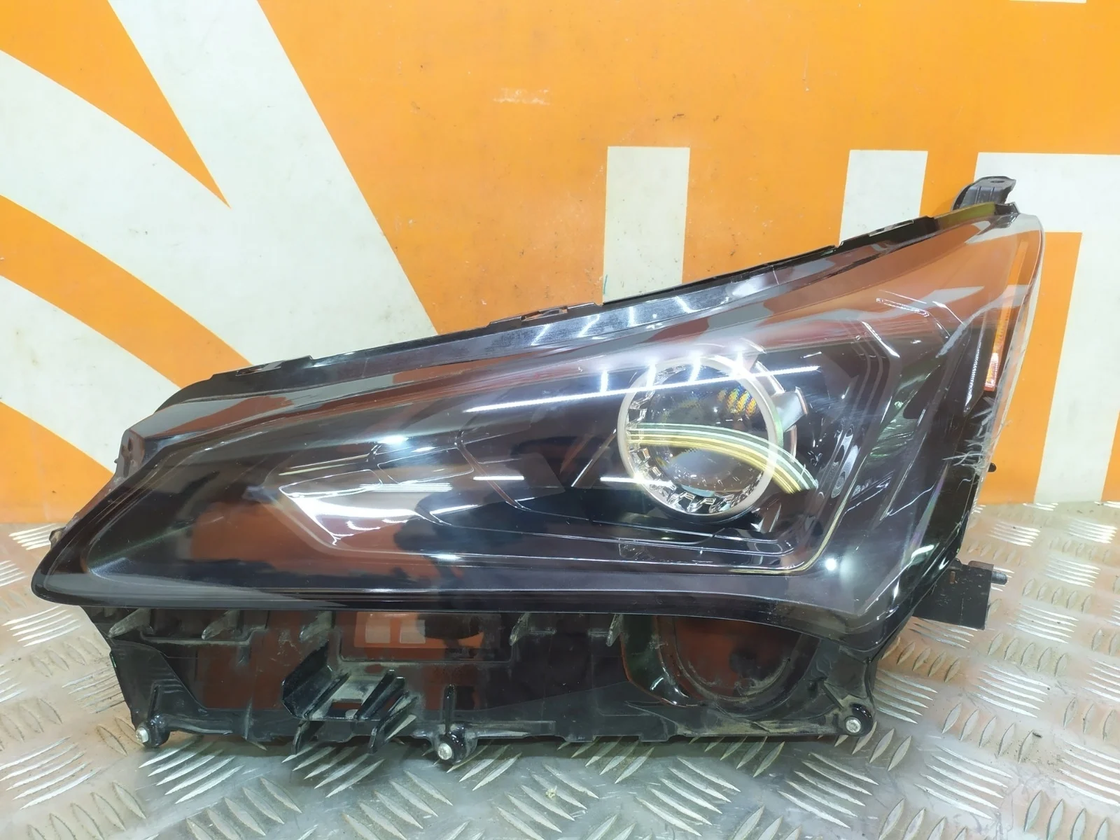 Фара LEXUS NX 2017-2021