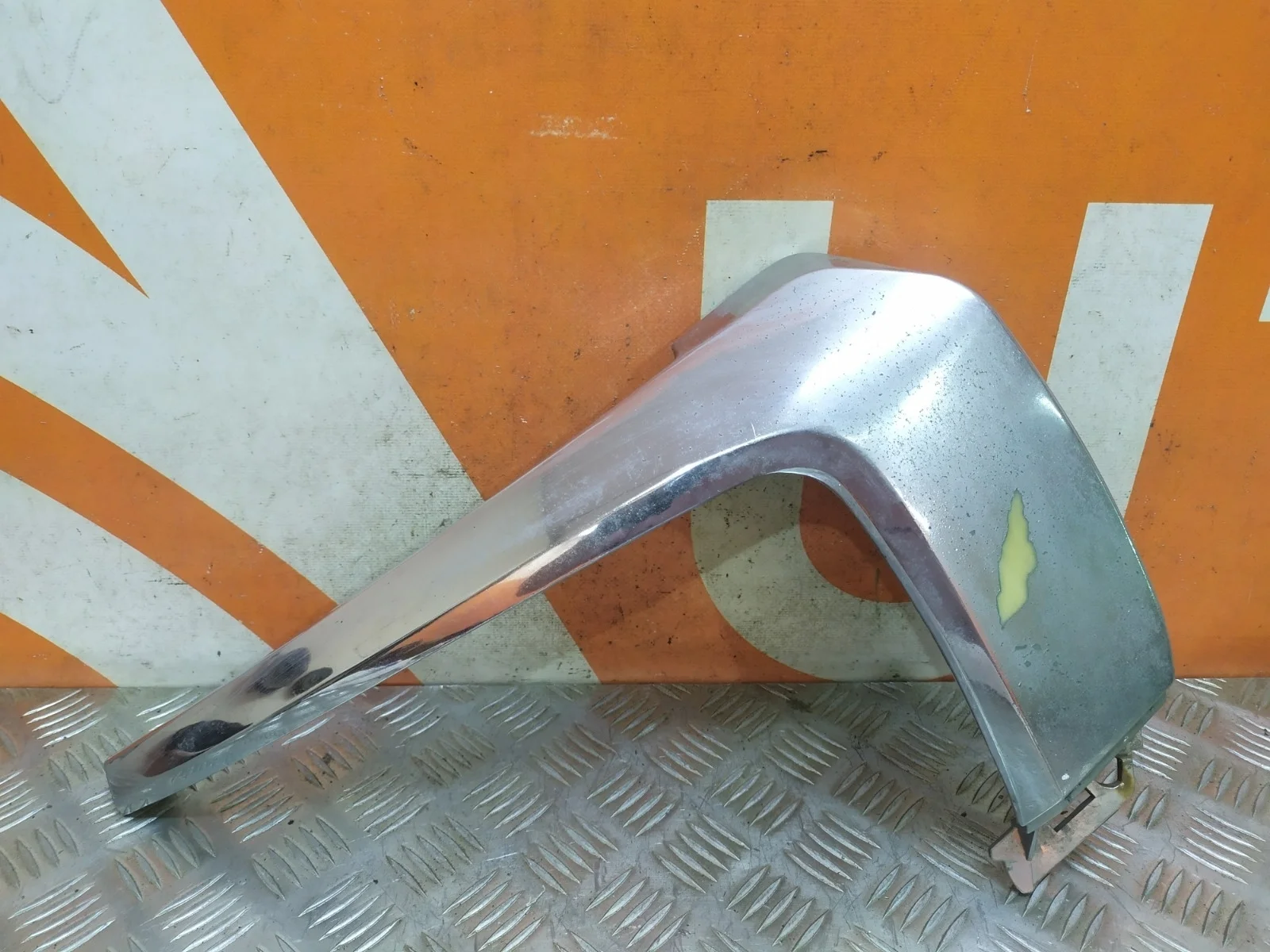 Накладка бампера Mitsubishi Outlander 2015-нв 3