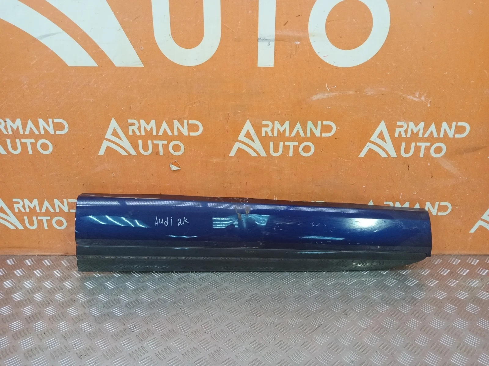 Молдинг двери Audi Q7 2015-2020 4M