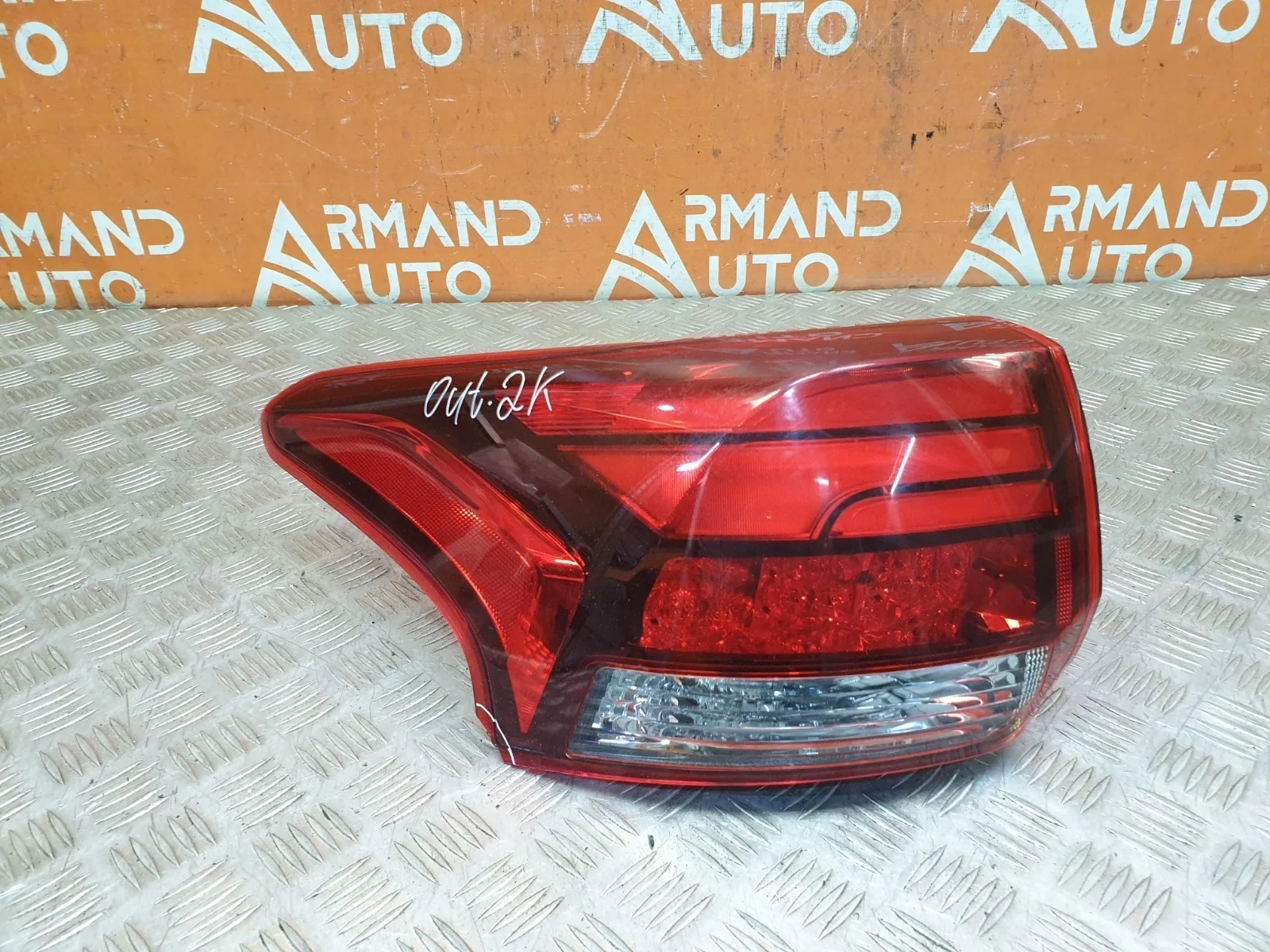 Фонарь внешний Mitsubishi outlander 2015-нв 3