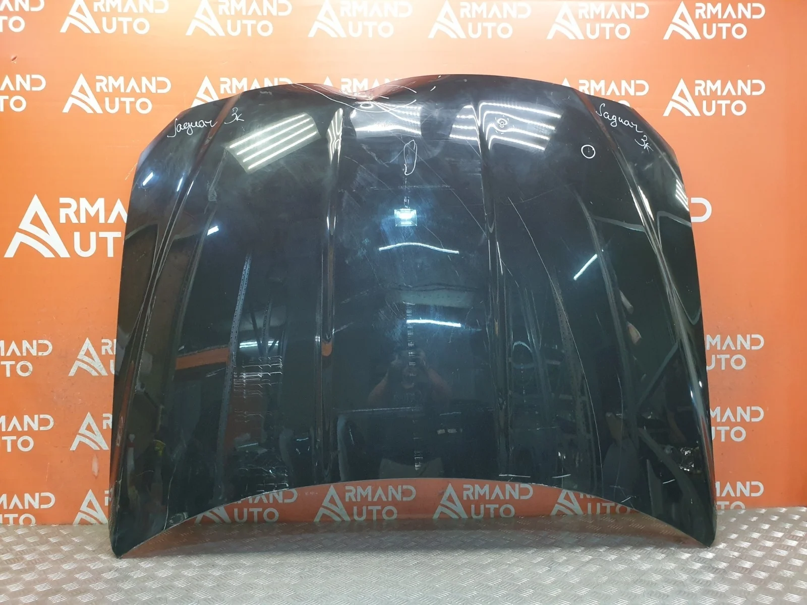 Капот Jaguar XE 2015-нв