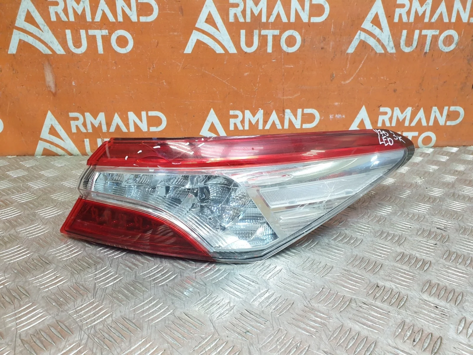 Фонарь внешний Toyota Camry 2017-нв 8 XV70