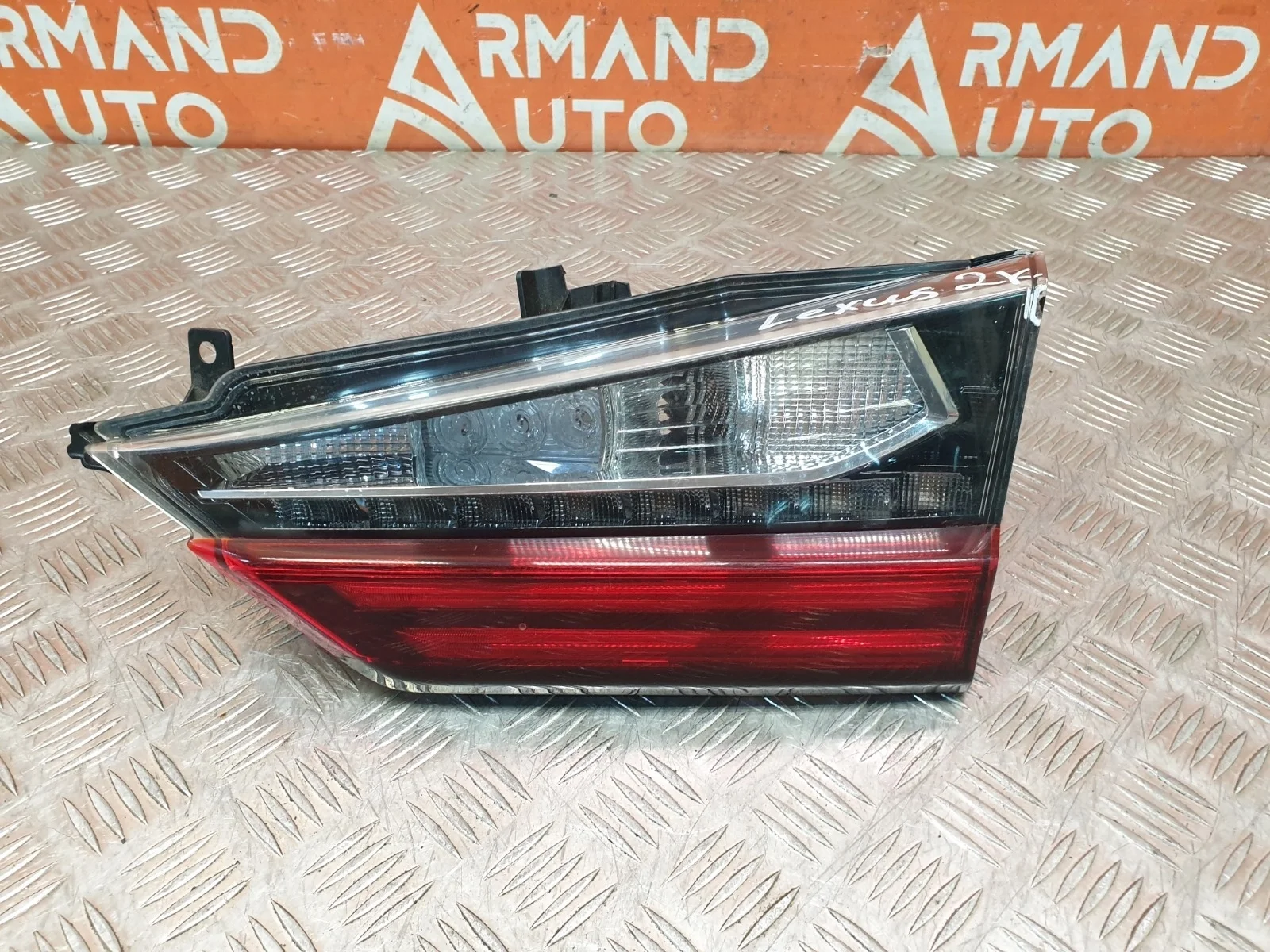 Фонарь внутренний Lexus RX 2015-2019 4