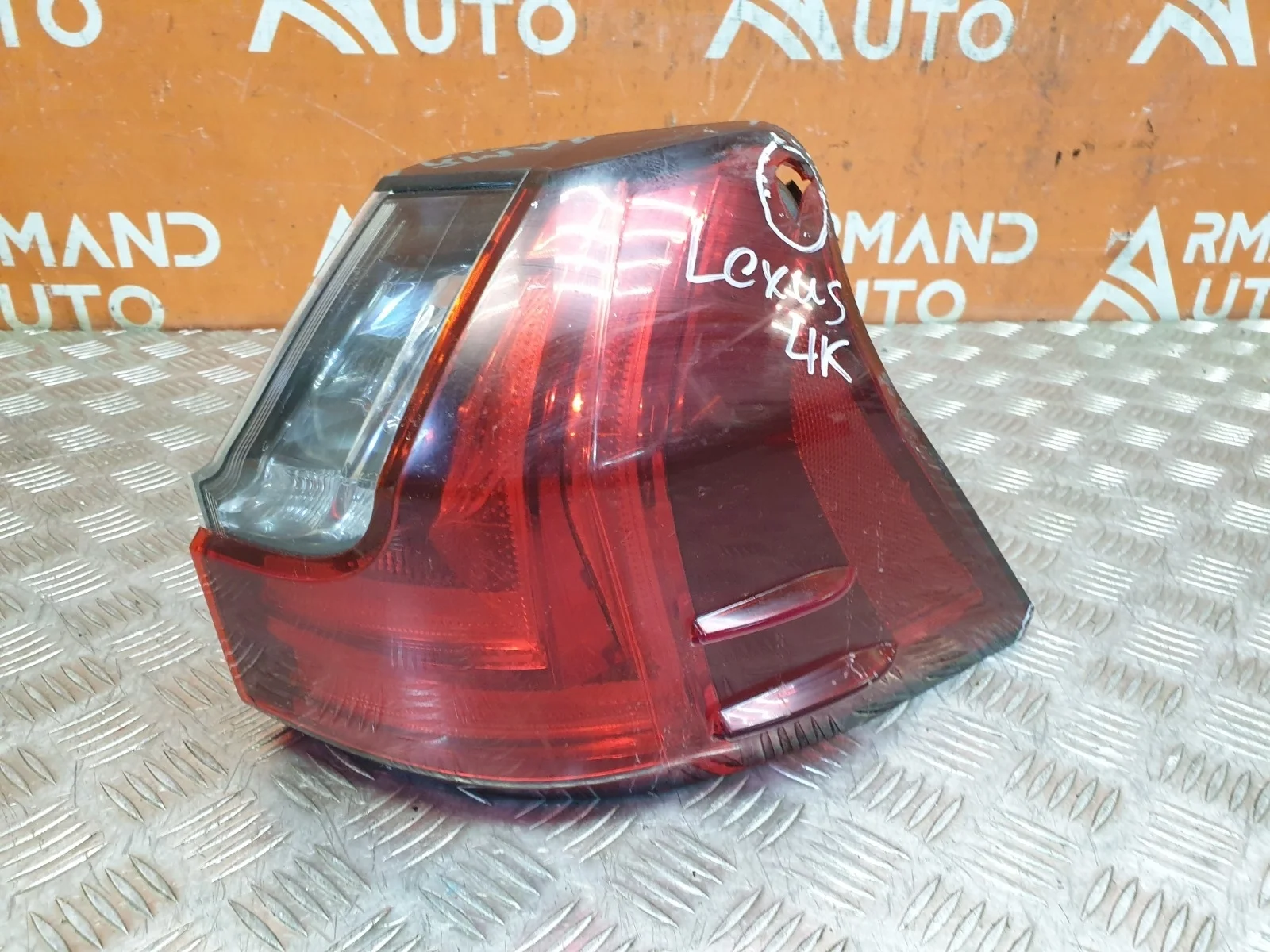 Фонарь внешний Lexus LX 2015-2023 URJ200