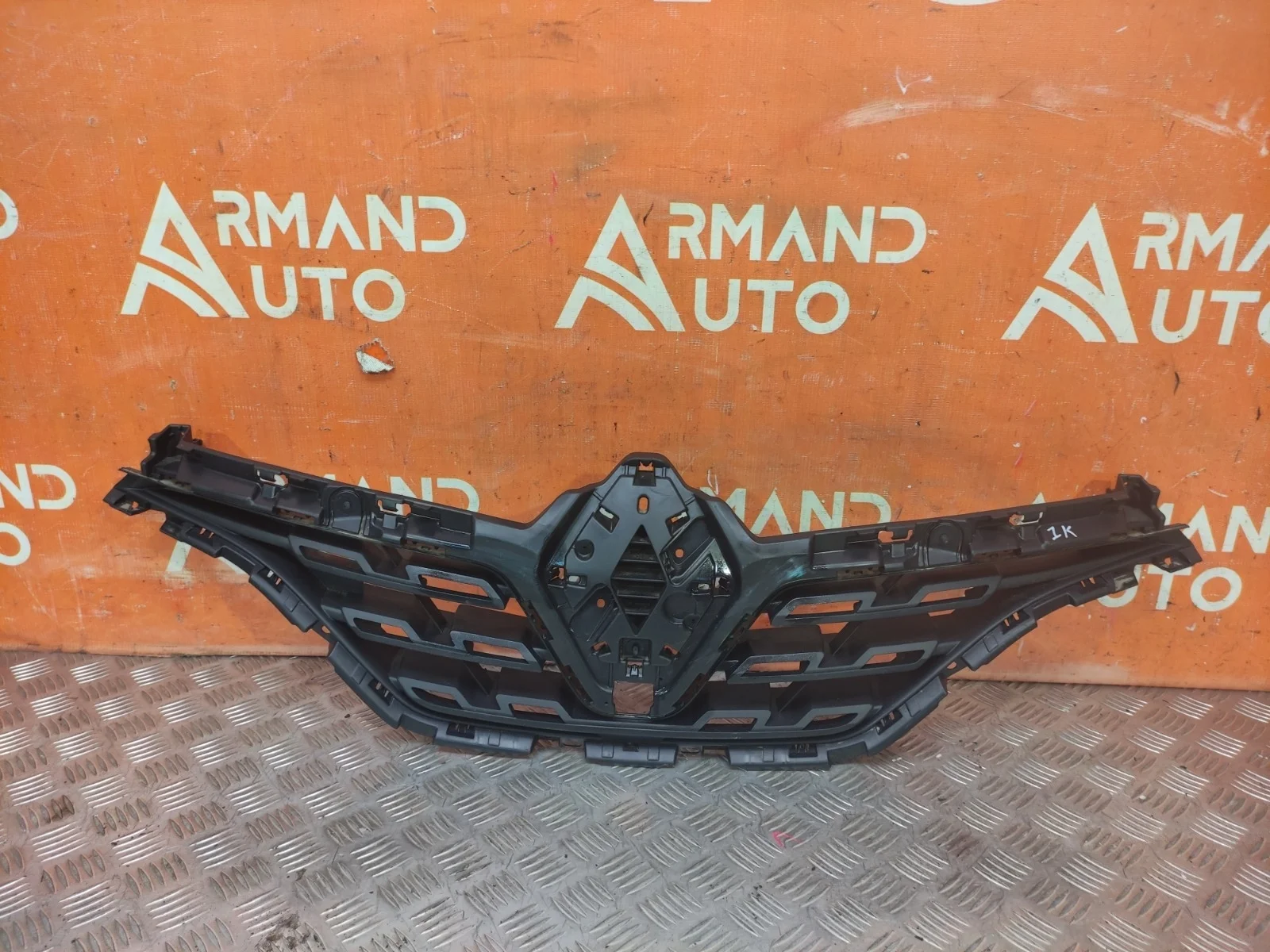 Решетка радиатора RENAULT Kaptur 2020-2022 1