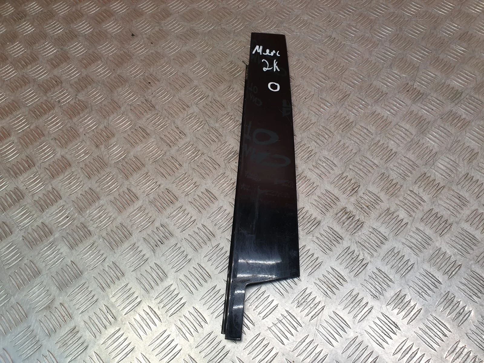 Накладка стойки двери Mercedes ML GLE-Class 2011-2018 W166