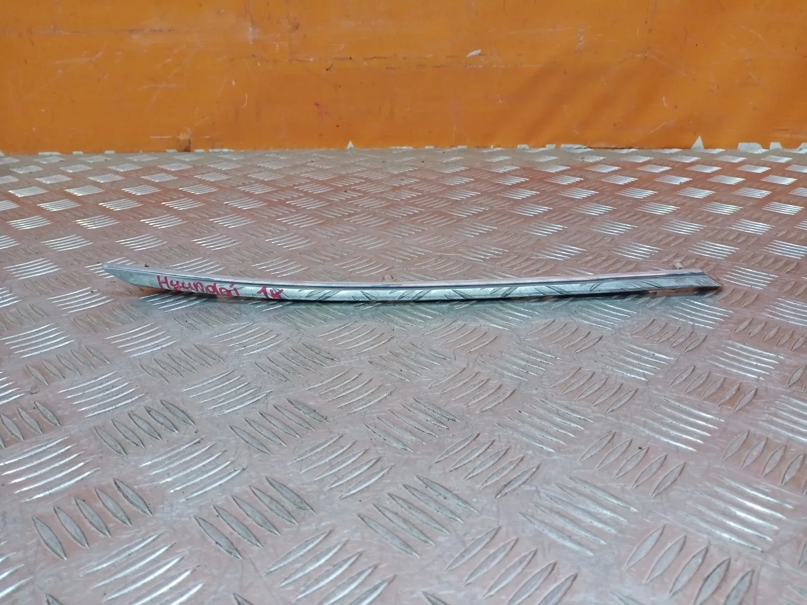 Молдинг решетки радиатора верхний Hyundai Tucson 2018-2021 3