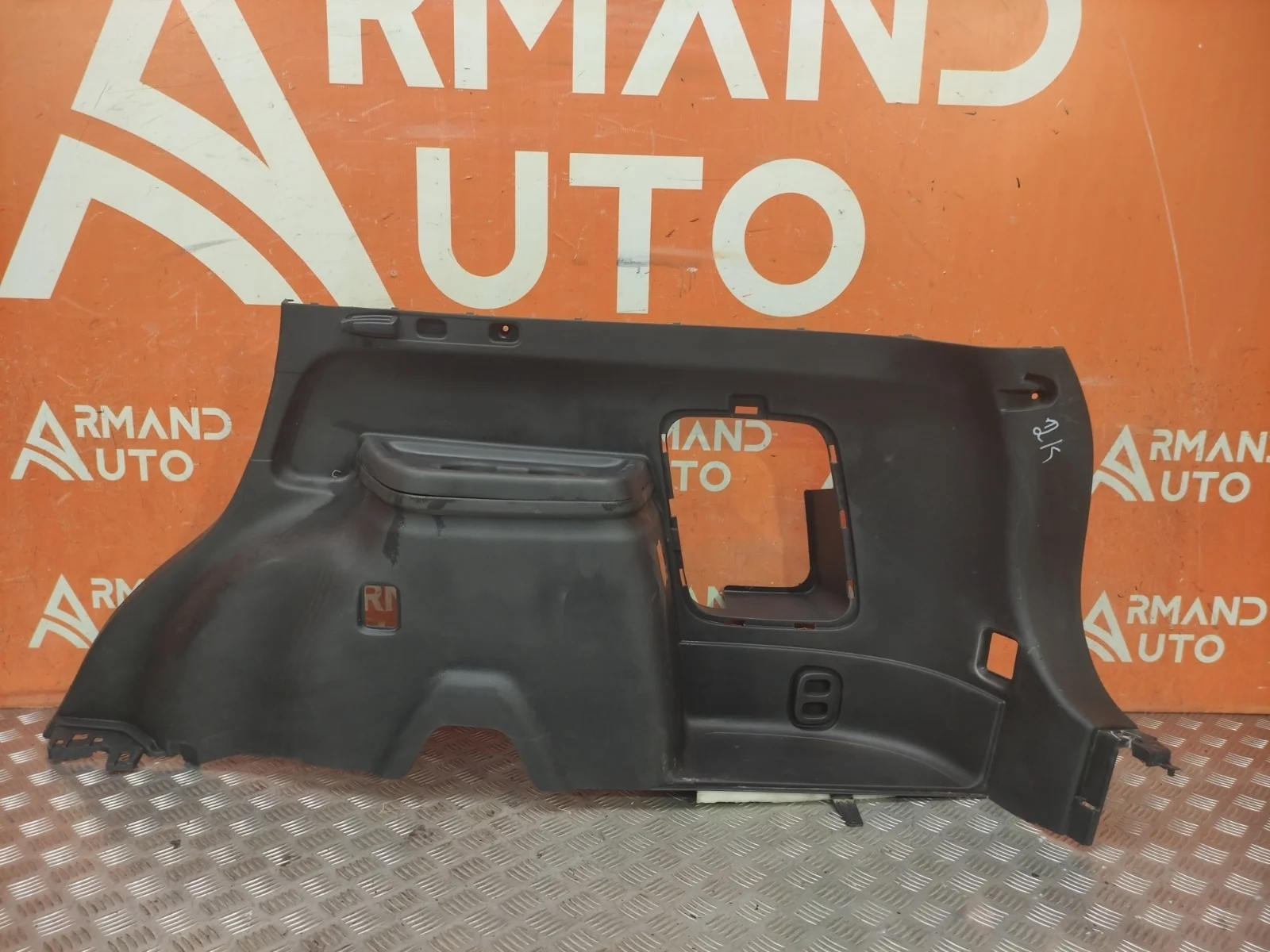 Обшивка багажника Mitsubishi Outlander 2012-нв 3