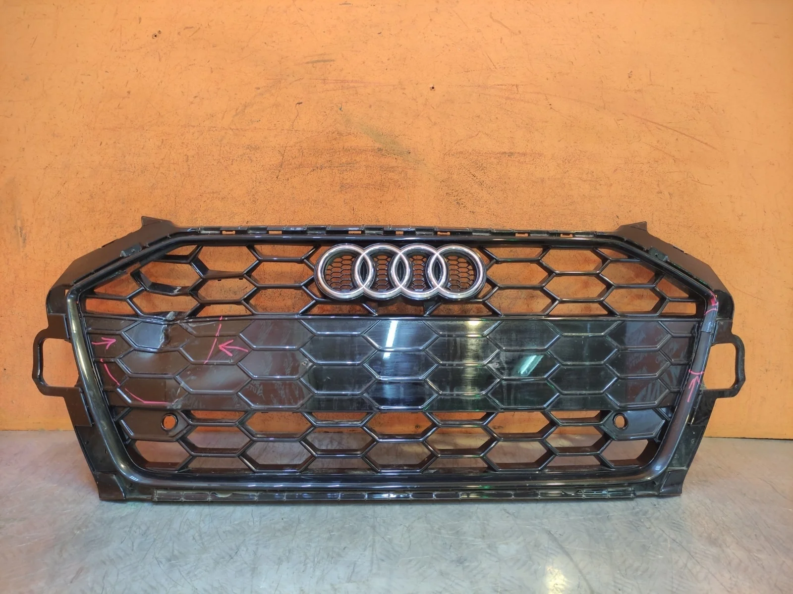 Решетка радиатора Audi A4 2019-нв 5 B9
