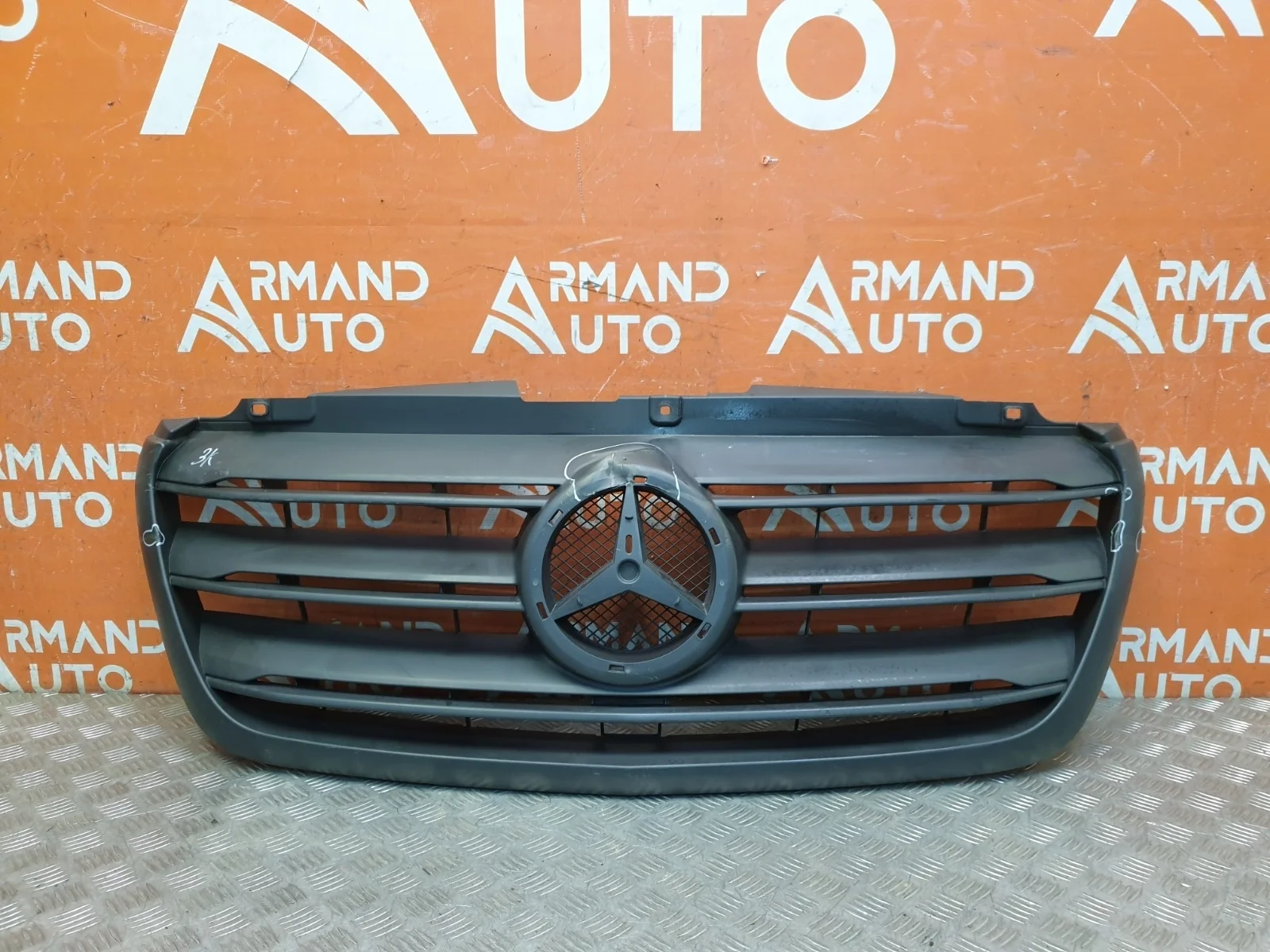 Решетка радиатора Mercedes Sprinter 2018-нв Br.907