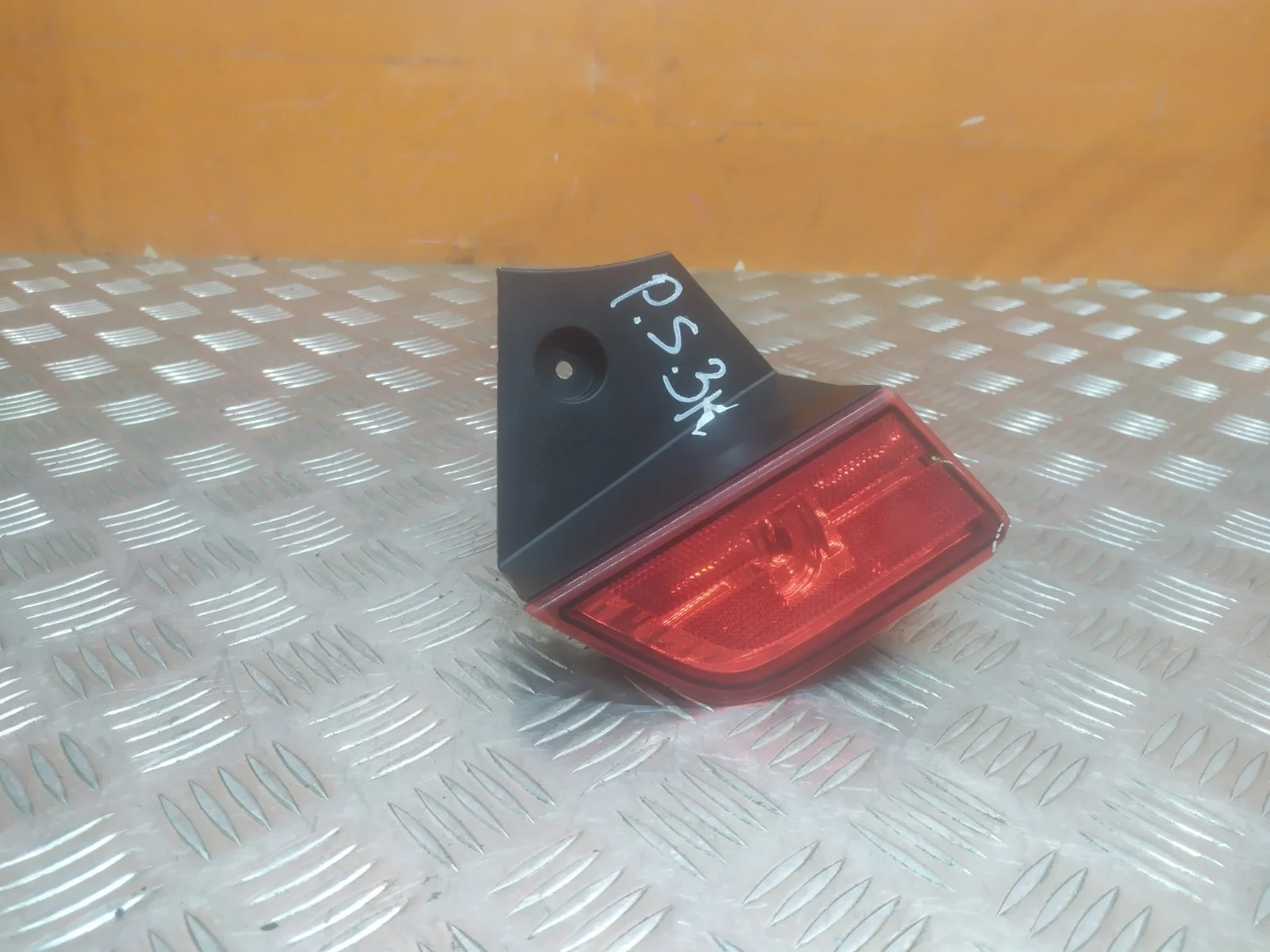 Фонарь противотуманный Mitsubishi Pajero Sport 2015-2021 3