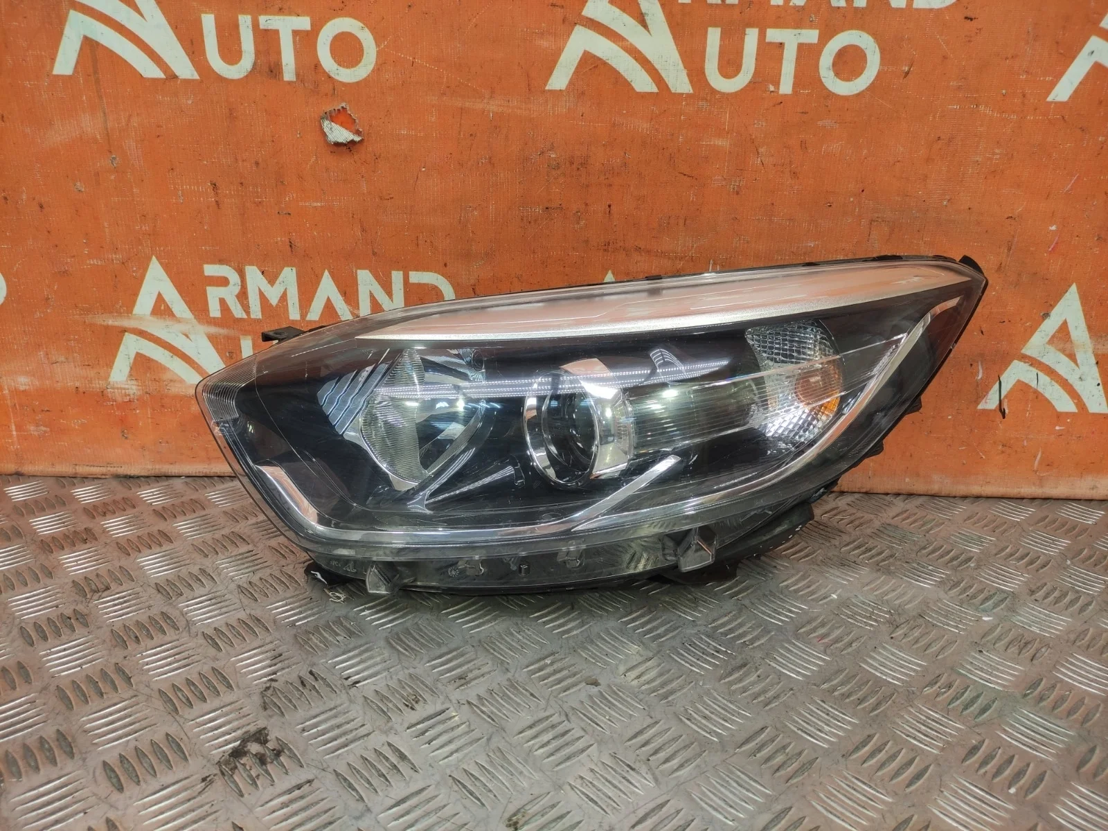 Фара Renault Kaptur 2016-нв