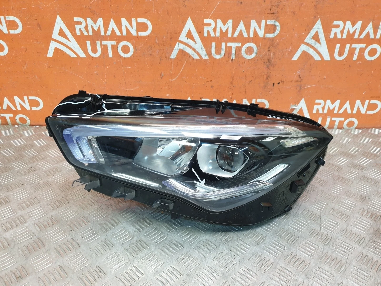 Фара Mercedes CLA-Class 2019-нв C118