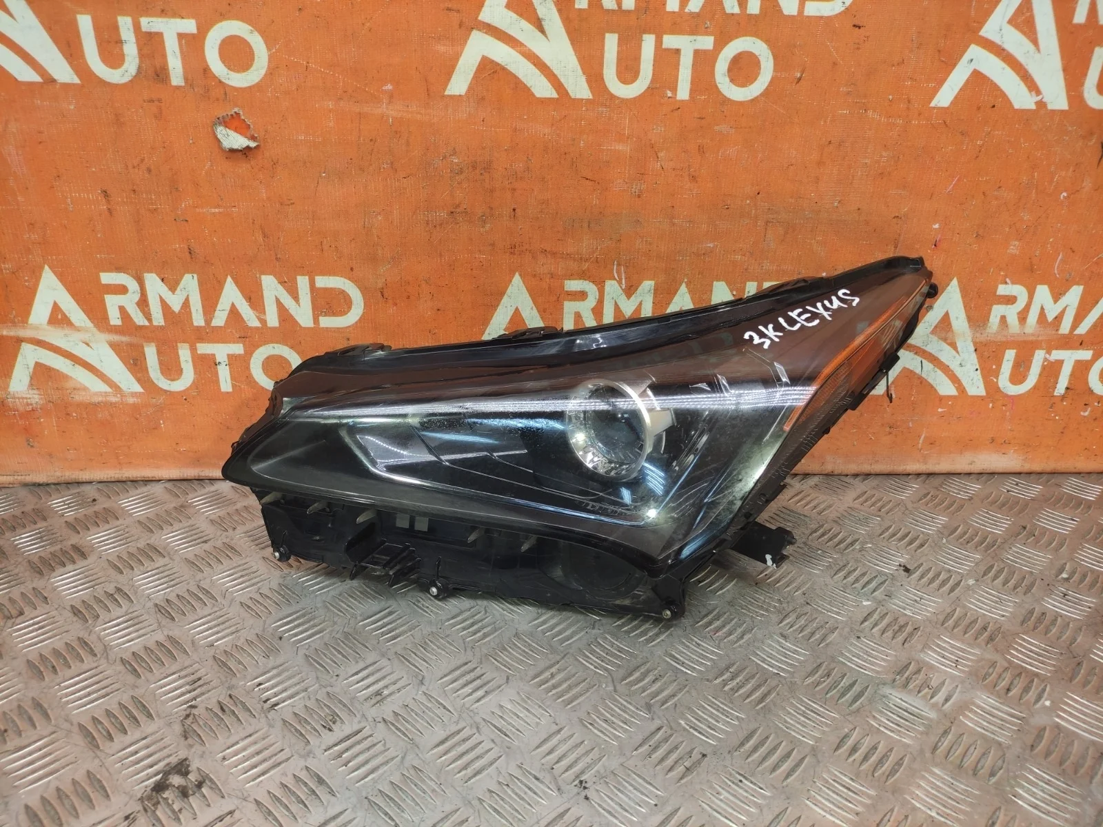 Фара Lexus NX 2017-2021