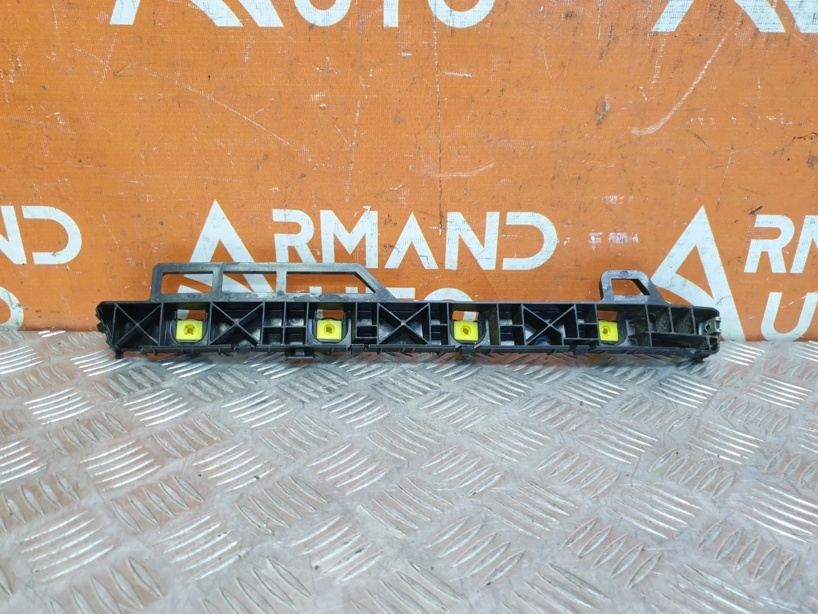 Кронштейн бампера Kia Rio 2017-нв 4 FB