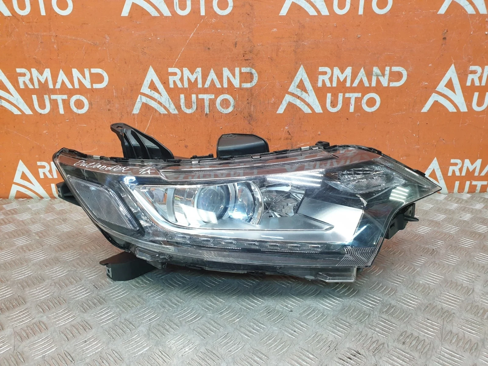 Фара Mitsubishi Outlander 2015-нв 3