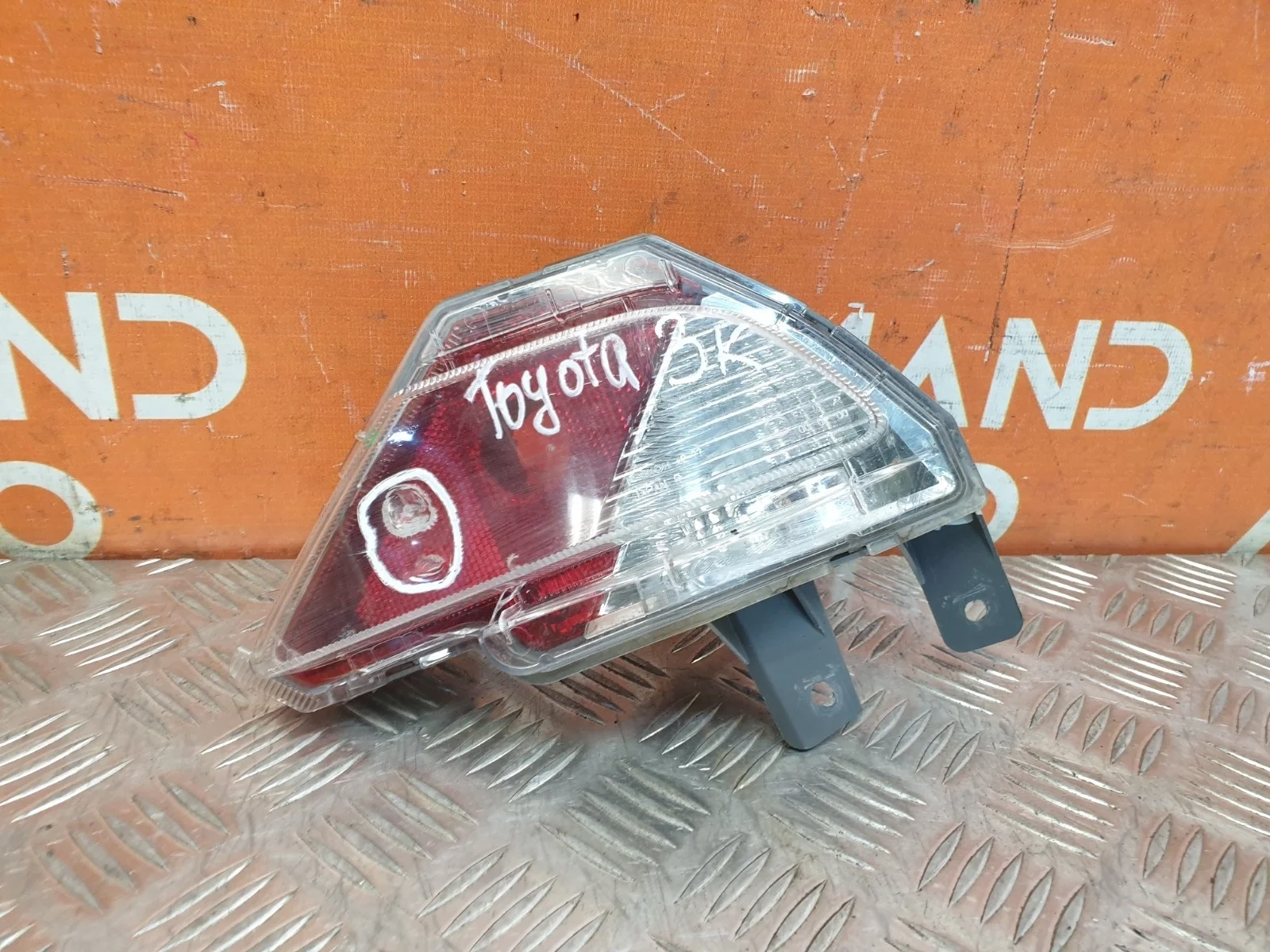 Фонарь противотуманный toyota RAV4 2015-2019 CA40