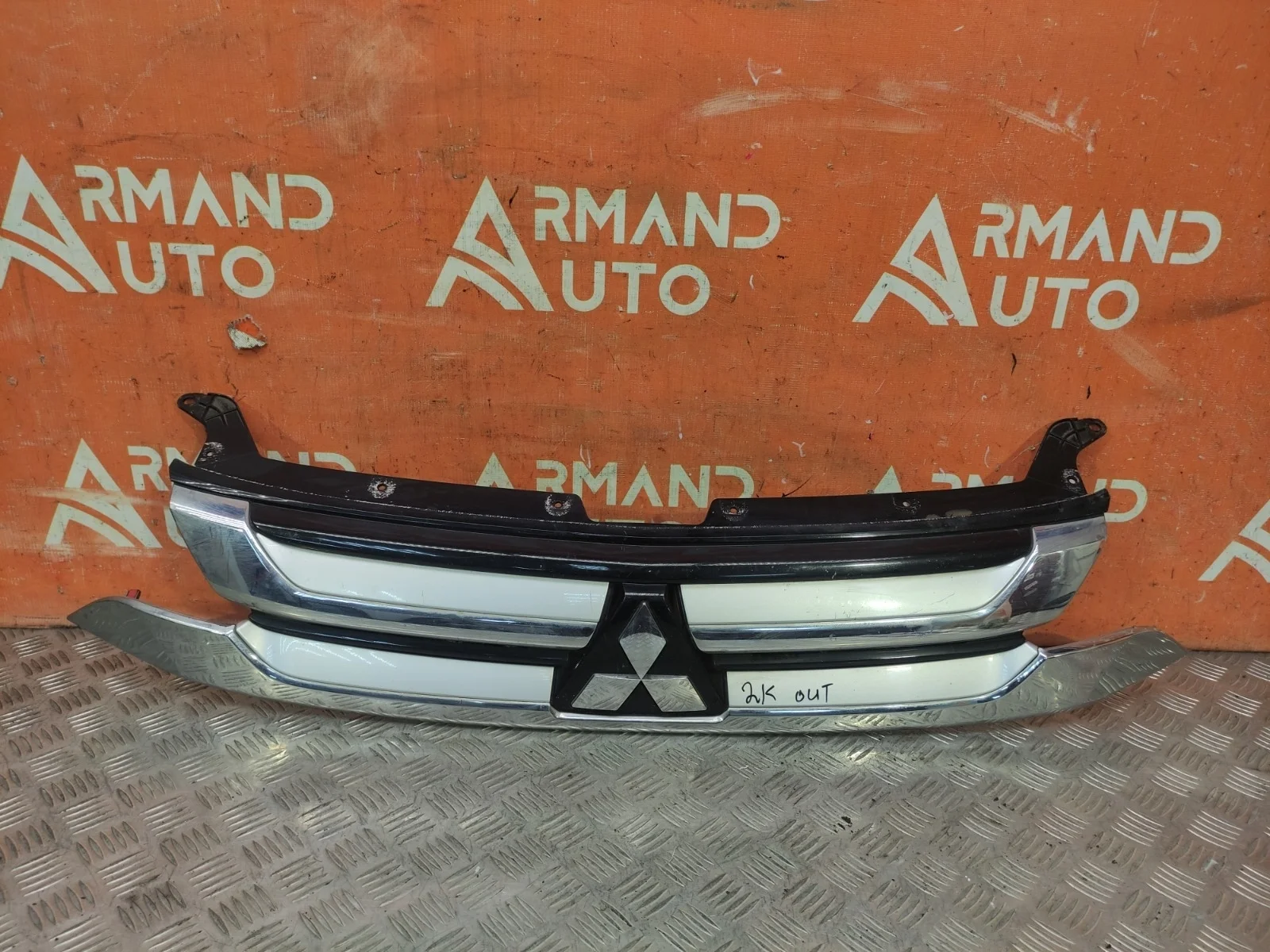 Решетка радиатора Mitsubishi Outlander 2015-2018 3