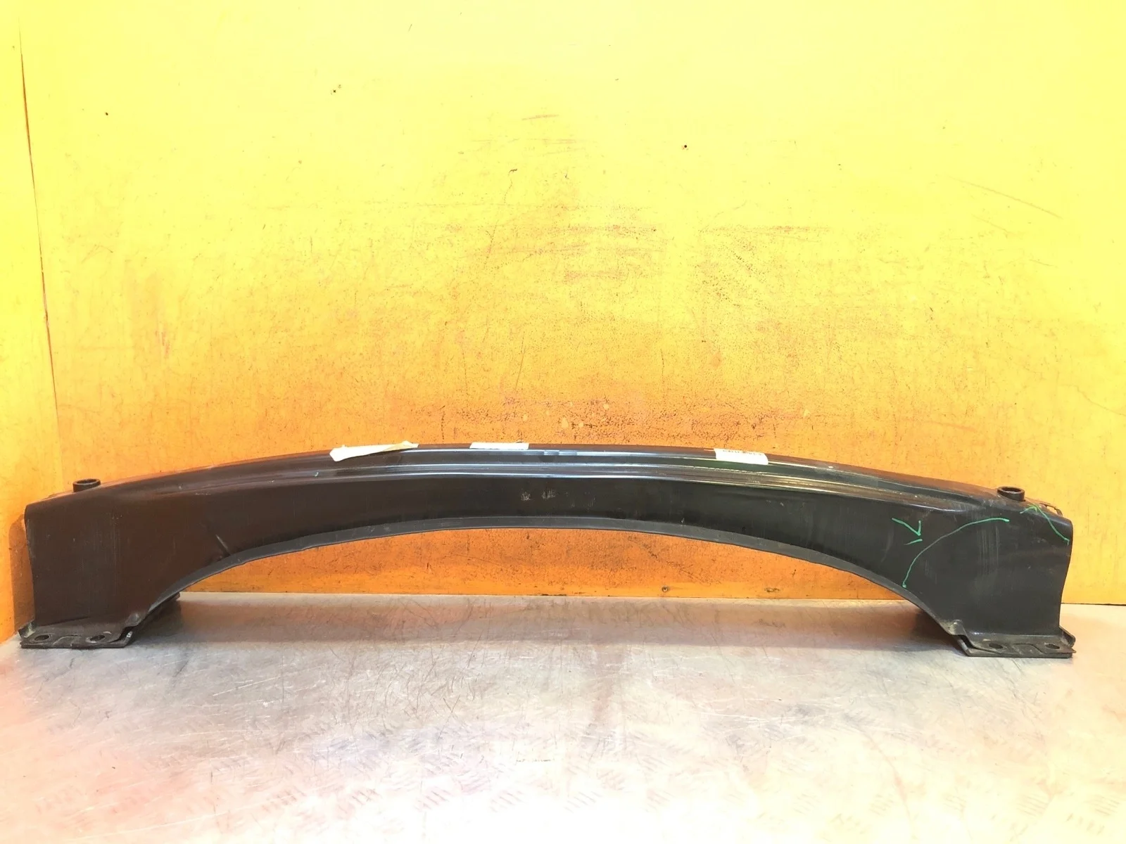 Усилитель бампера Volkswagen Touareg 2010-2018