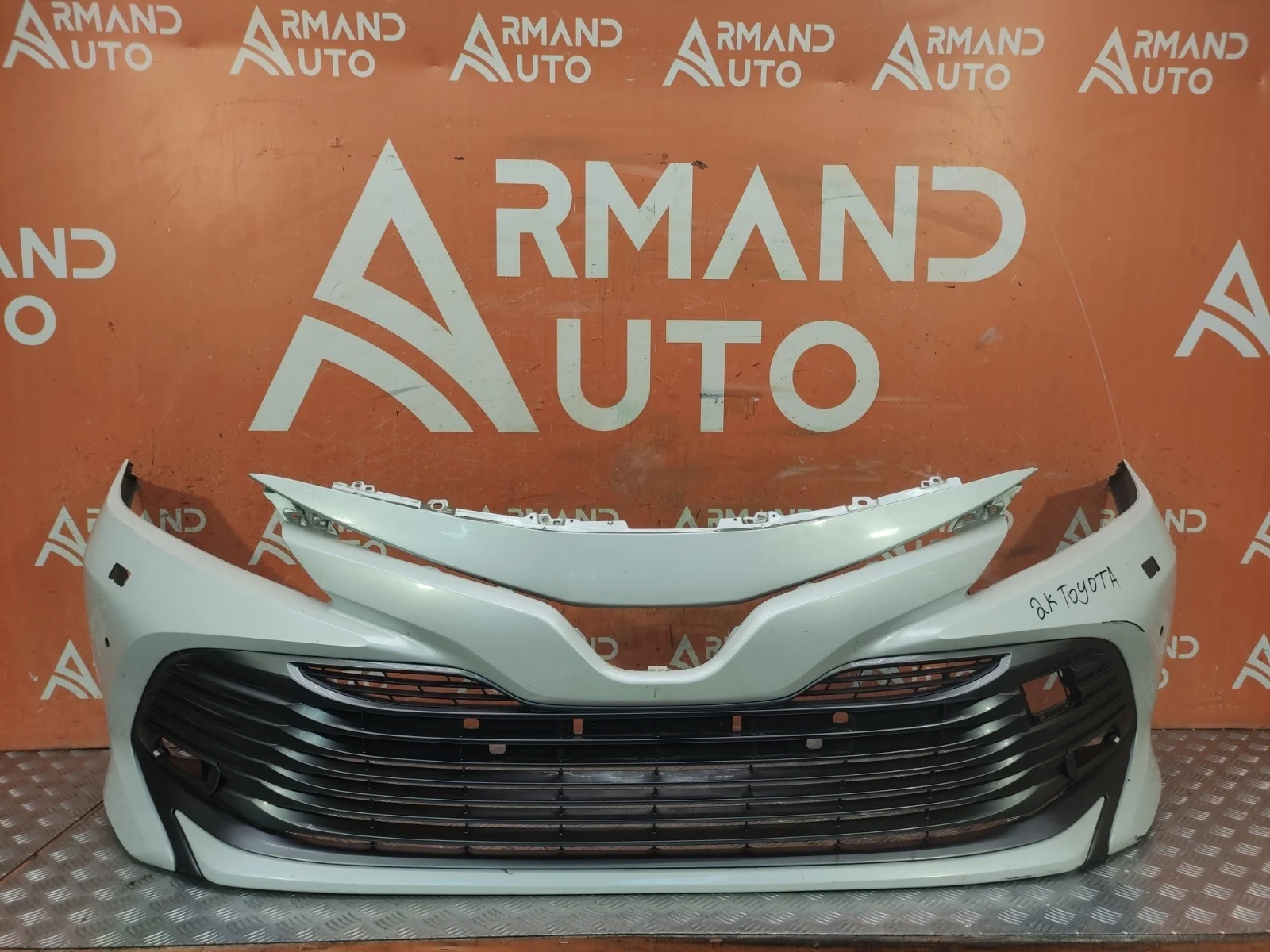 Бампер Toyota Camry 2017-2020 8 XV70