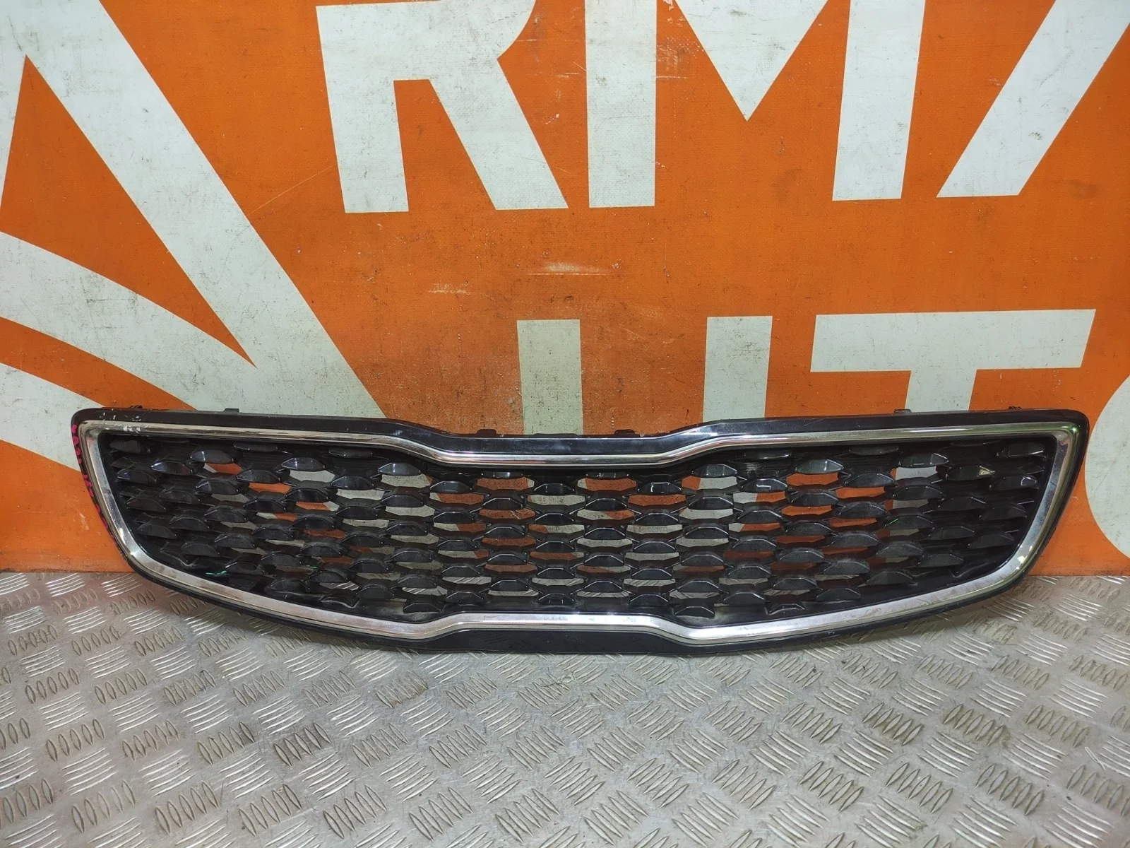 Решетка радиатора Kia Cerato 2016-2019 3
