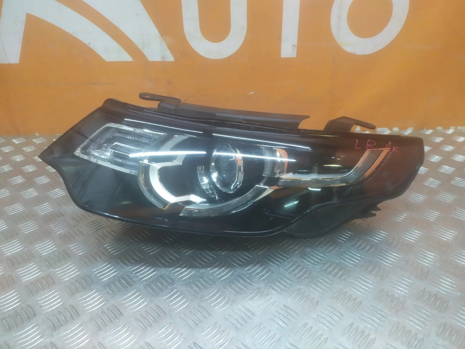 Фара Land Rover Discovery Sport 2014-2019 L550