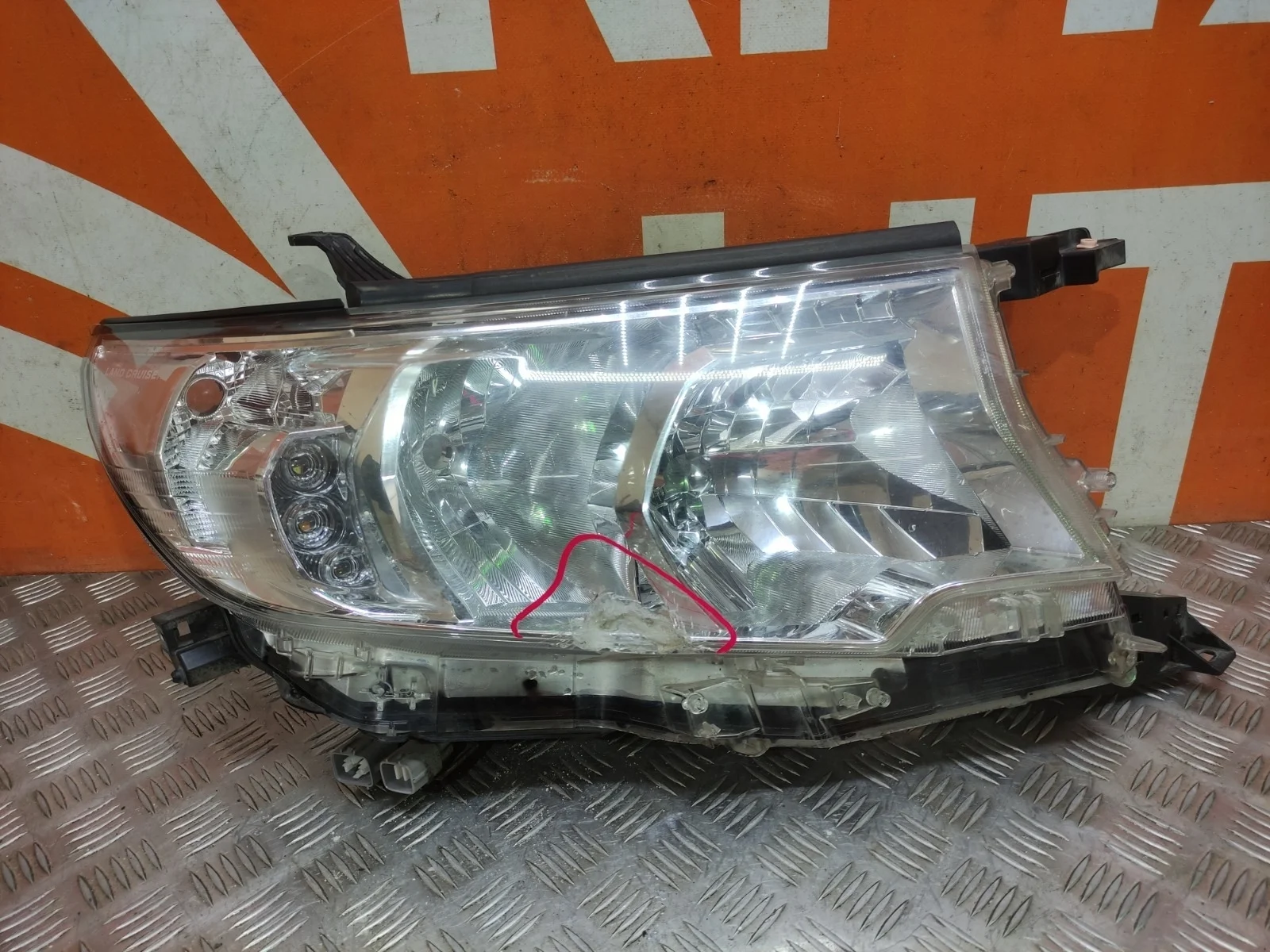 Фара Toyota Land Cruiser Prado 2017-нв 150