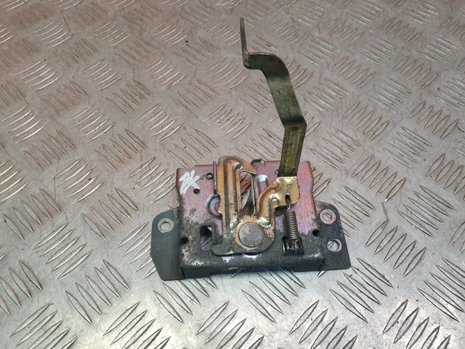 Замок капота Mitsubishi Outlander 2012-нв 3