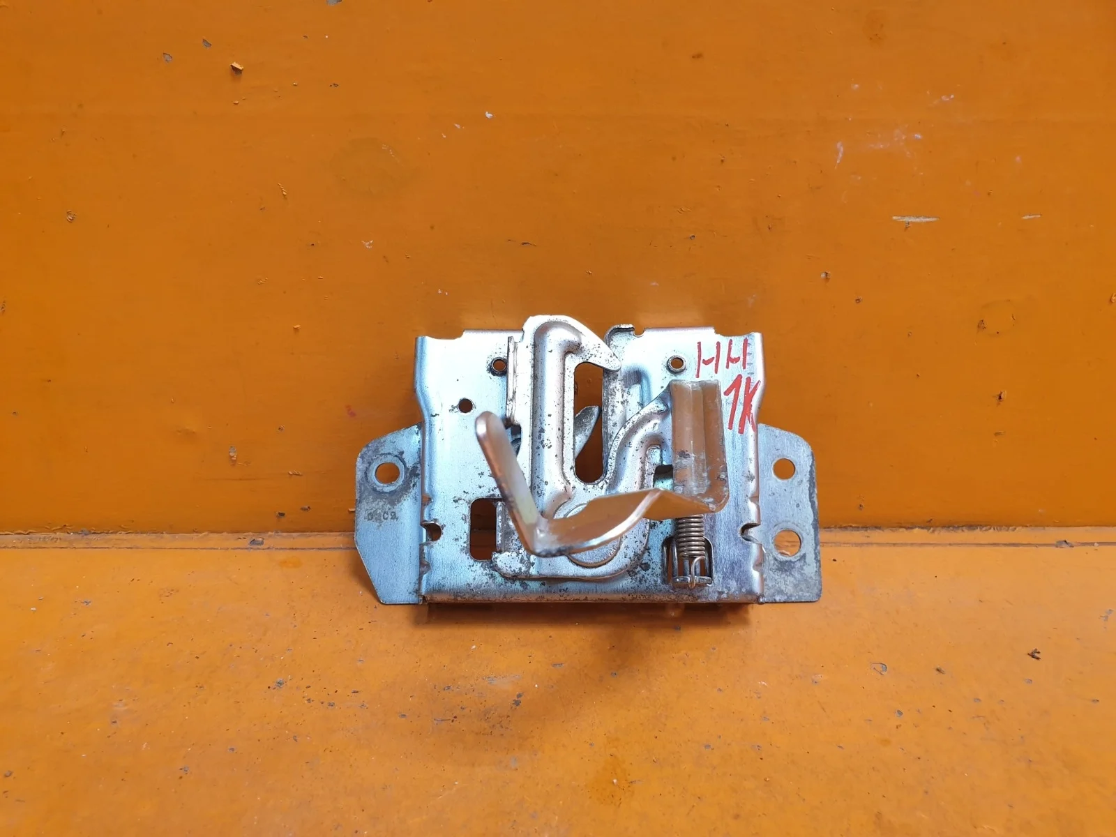 Замок капота Mitsubishi Outlander 2012-нв 3