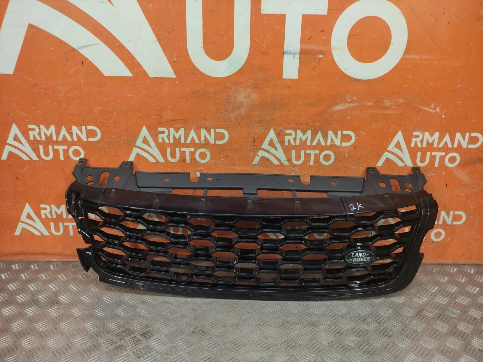 Решетка радиатора LAND ROVER Range Velar 2017-нв L560