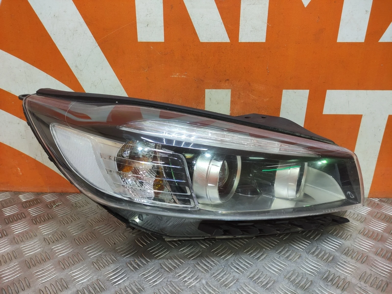 Фара Kia Sorento 2014-2017 3 Prime UM
