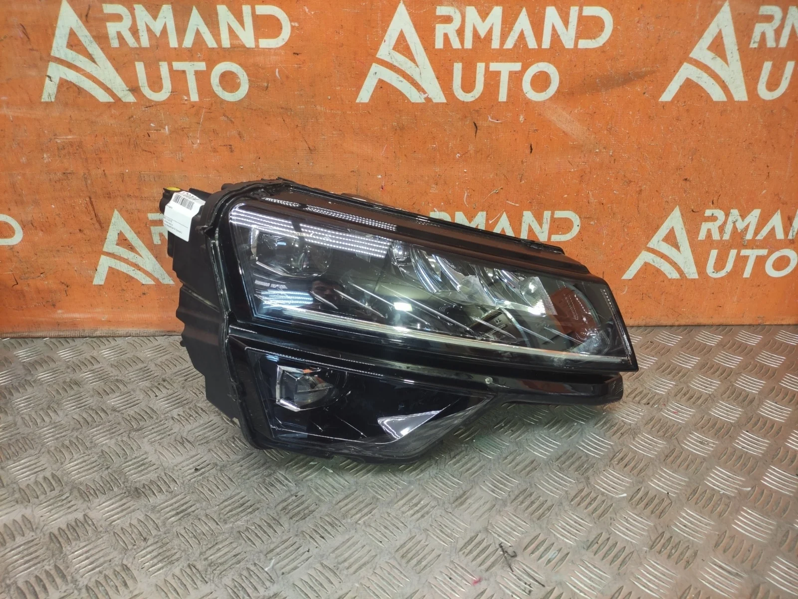 Фара Skoda Karoq 2017-нв