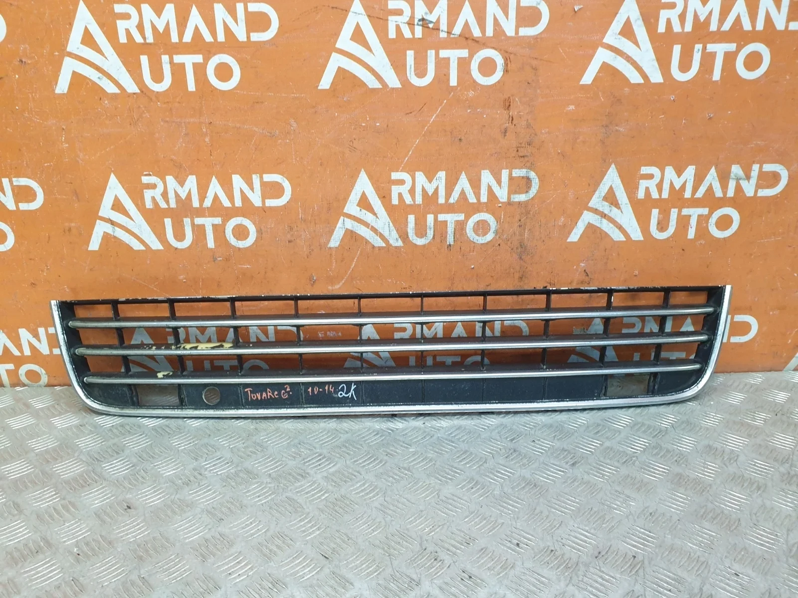 Решетка бампера Volkswagen Touareg 2010-2014