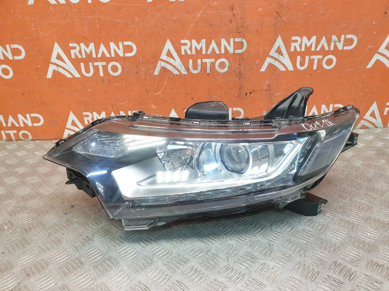 Фара Mitsubishi Outlander 2015-нв 3