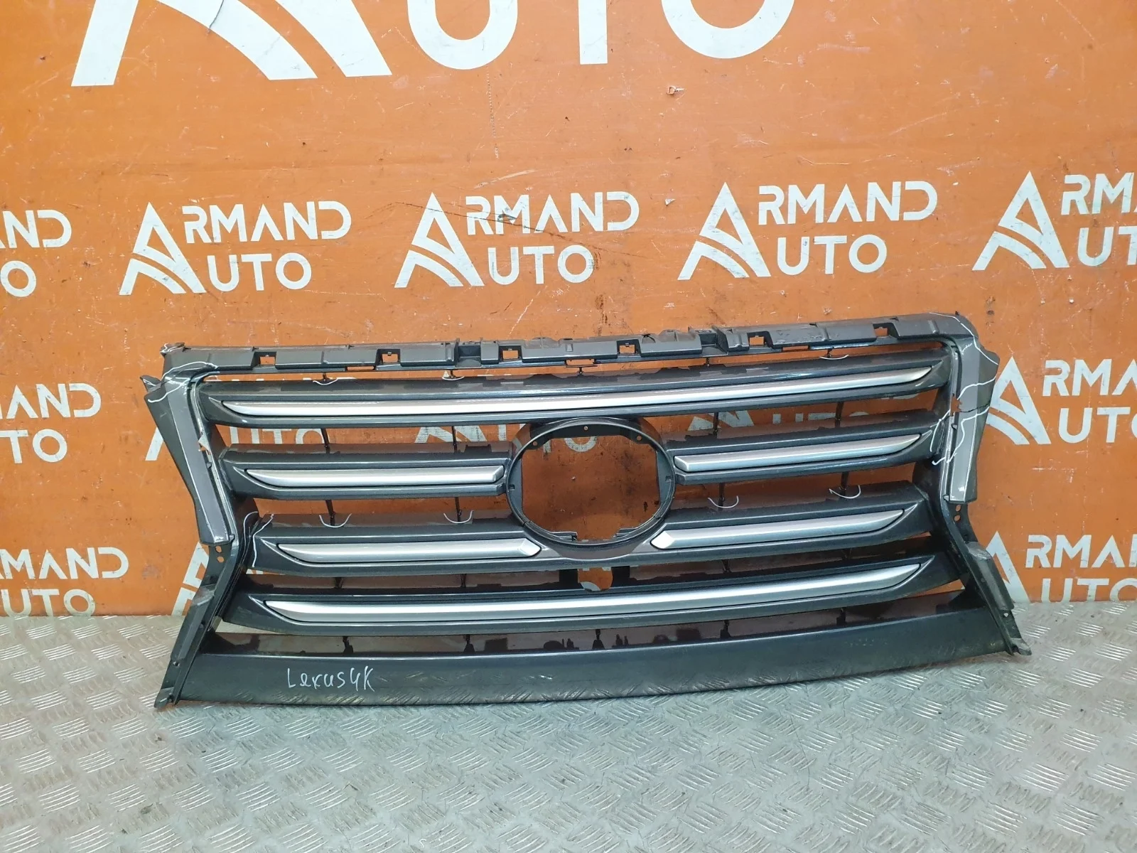 Решетка радиатора Lexus GX 2013-2019 URJ150
