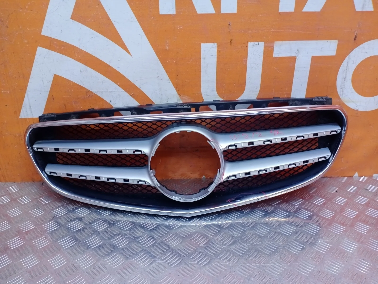 Решетка радиатора Mercedes -Class 2013-2016 W212, S212