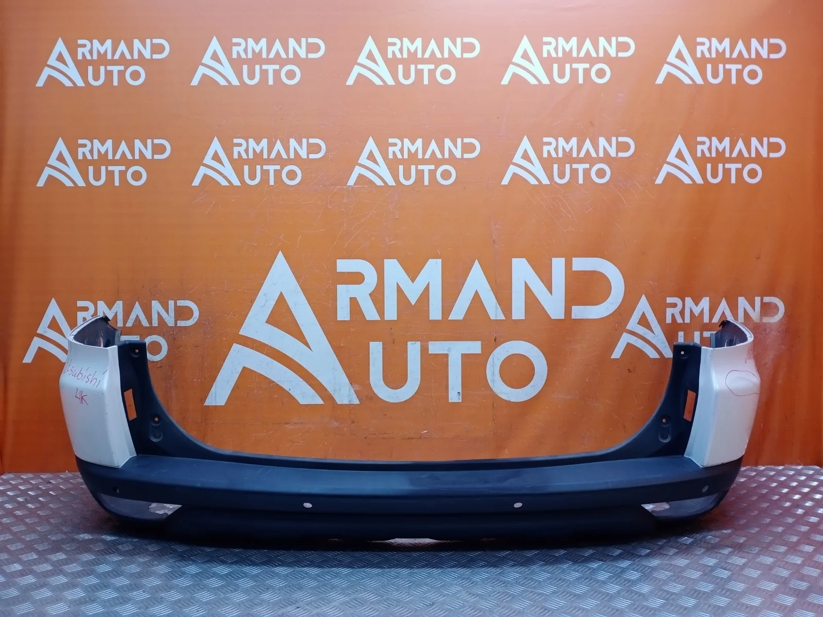 Бампер Mitsubishi Pajero Sport 2008-2016