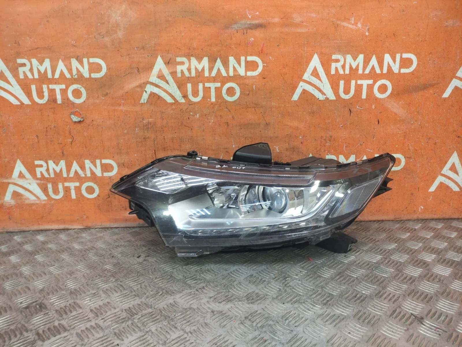 Фара Mitsubishi Outlander 2015-нв 3