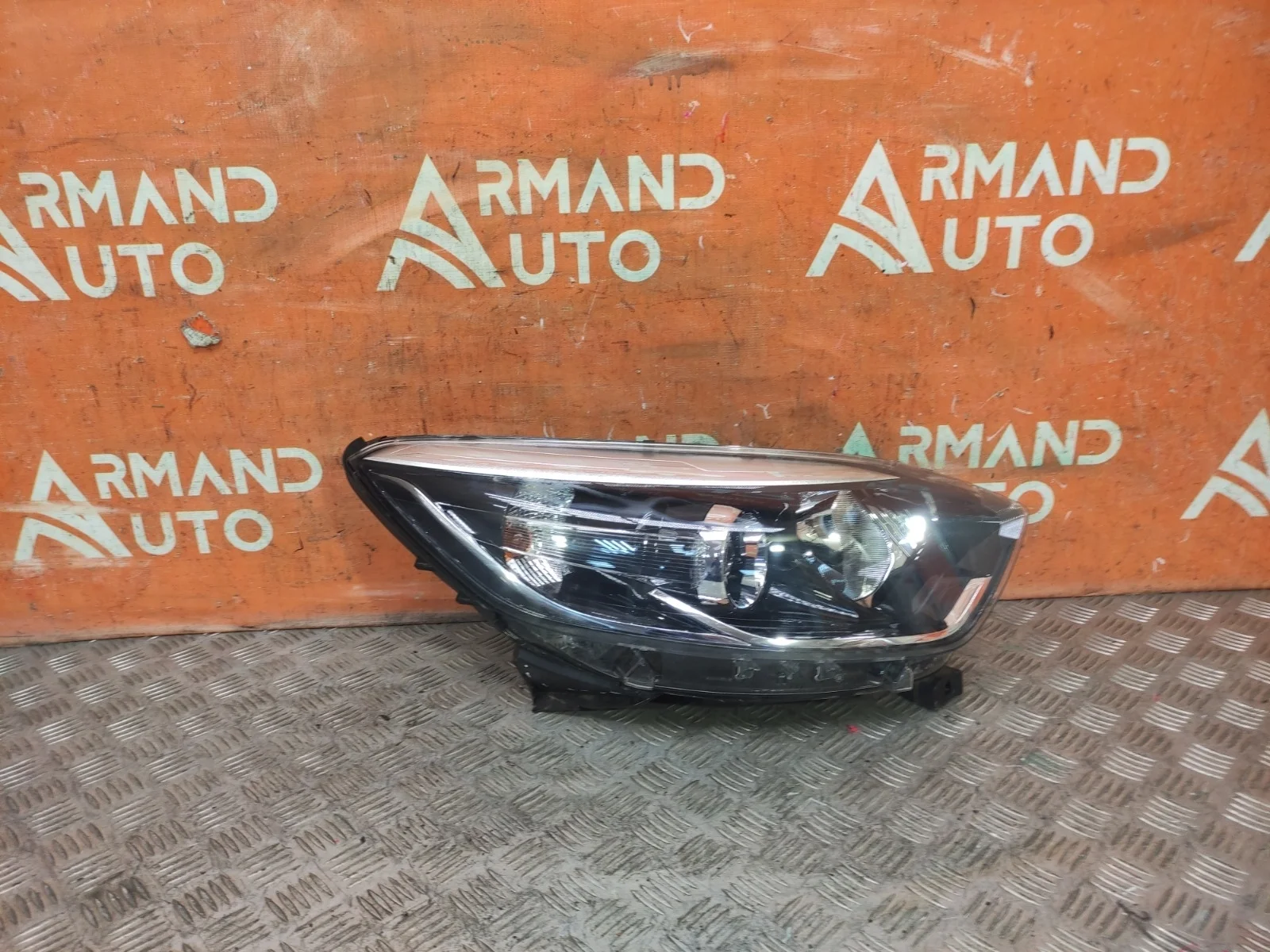 Фара Renault Kaptur 2016-нв