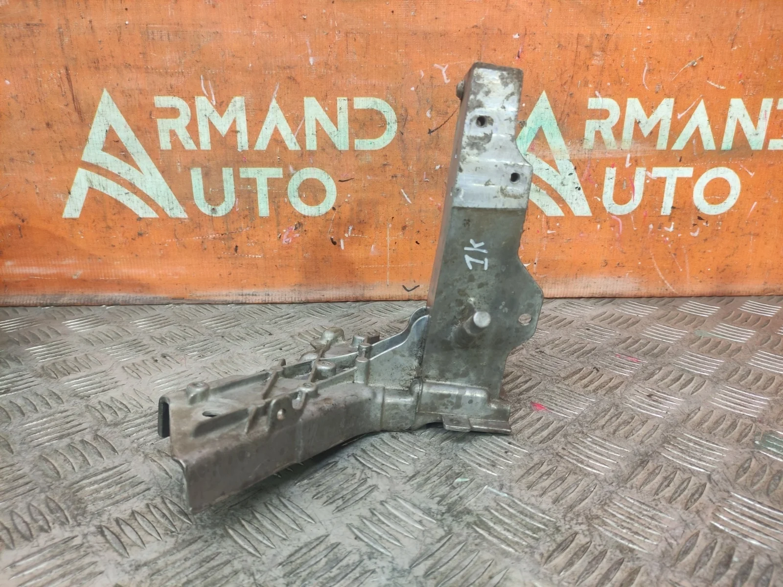 Кронштейн панели передней Mercedes GLC-Class 2015-нв X253