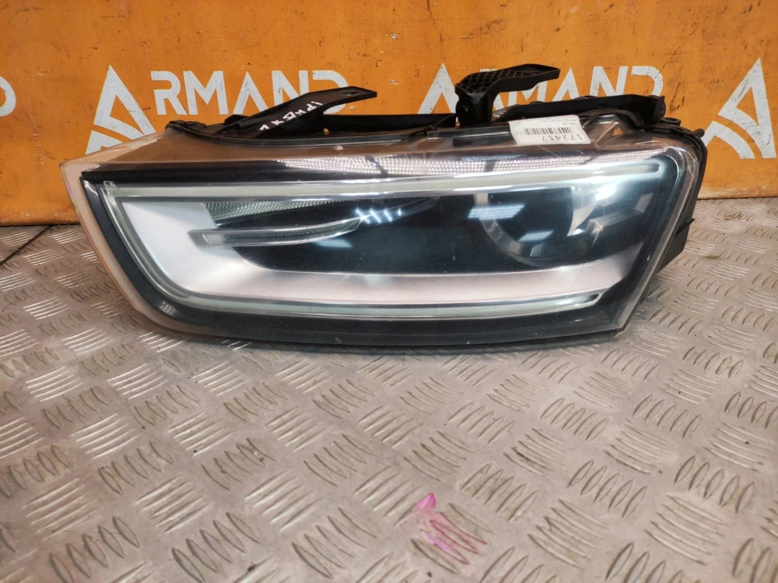 Фара Audi Q3 2011-2014 8U