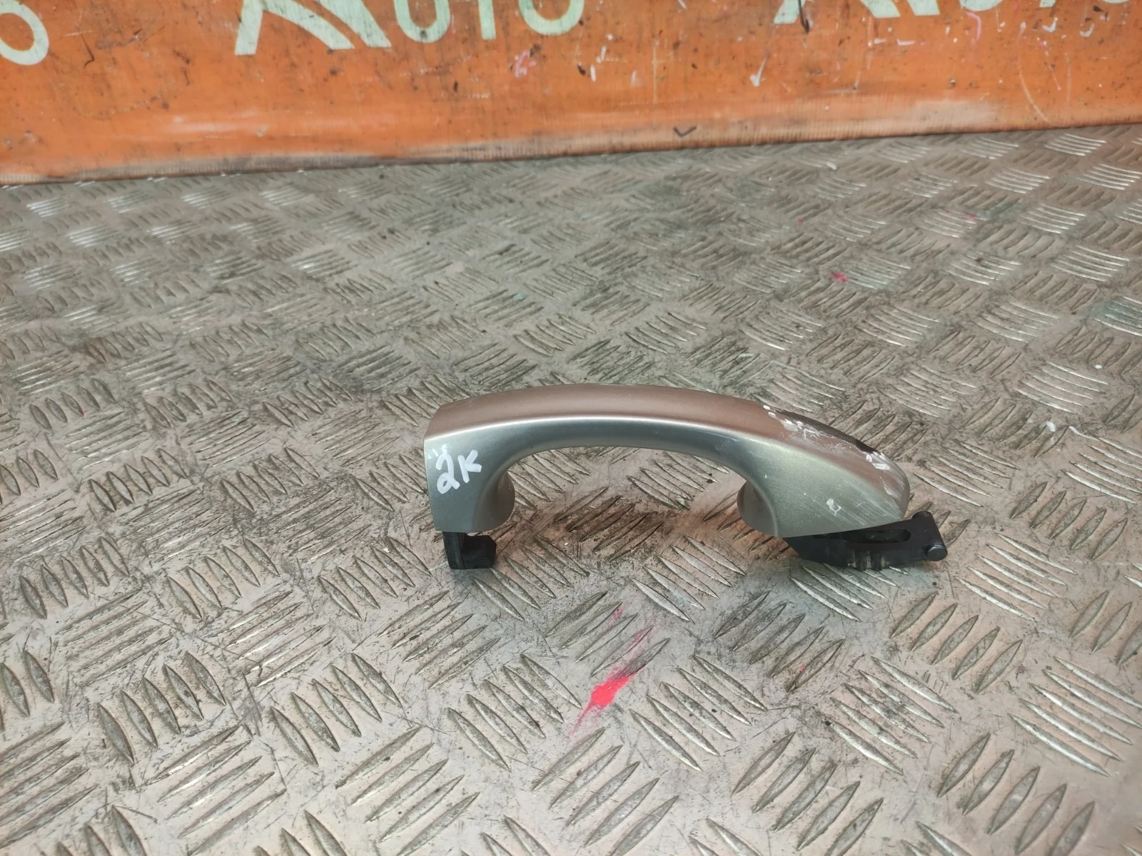 Ручка двери внешняя Skoda Octavia 2013-нв A7 (5E)