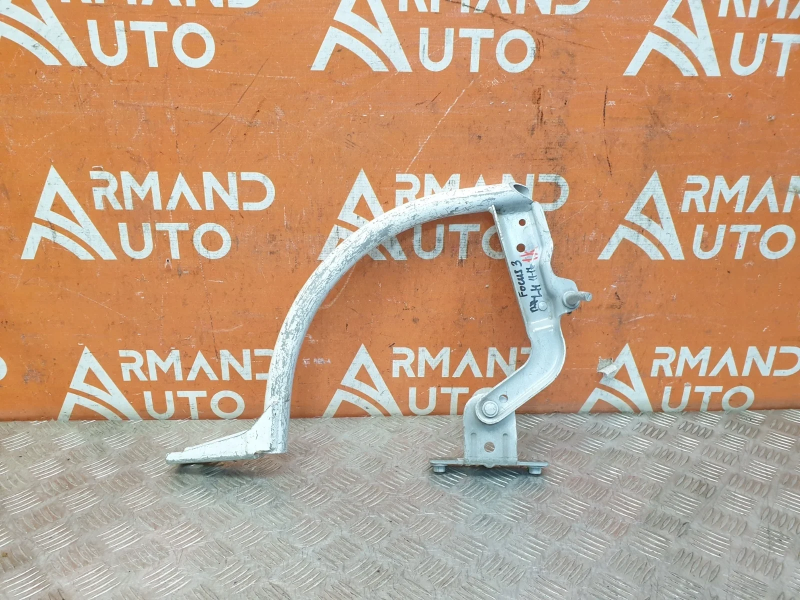 Петля крышки багажника Ford Focus 2011-2019 3