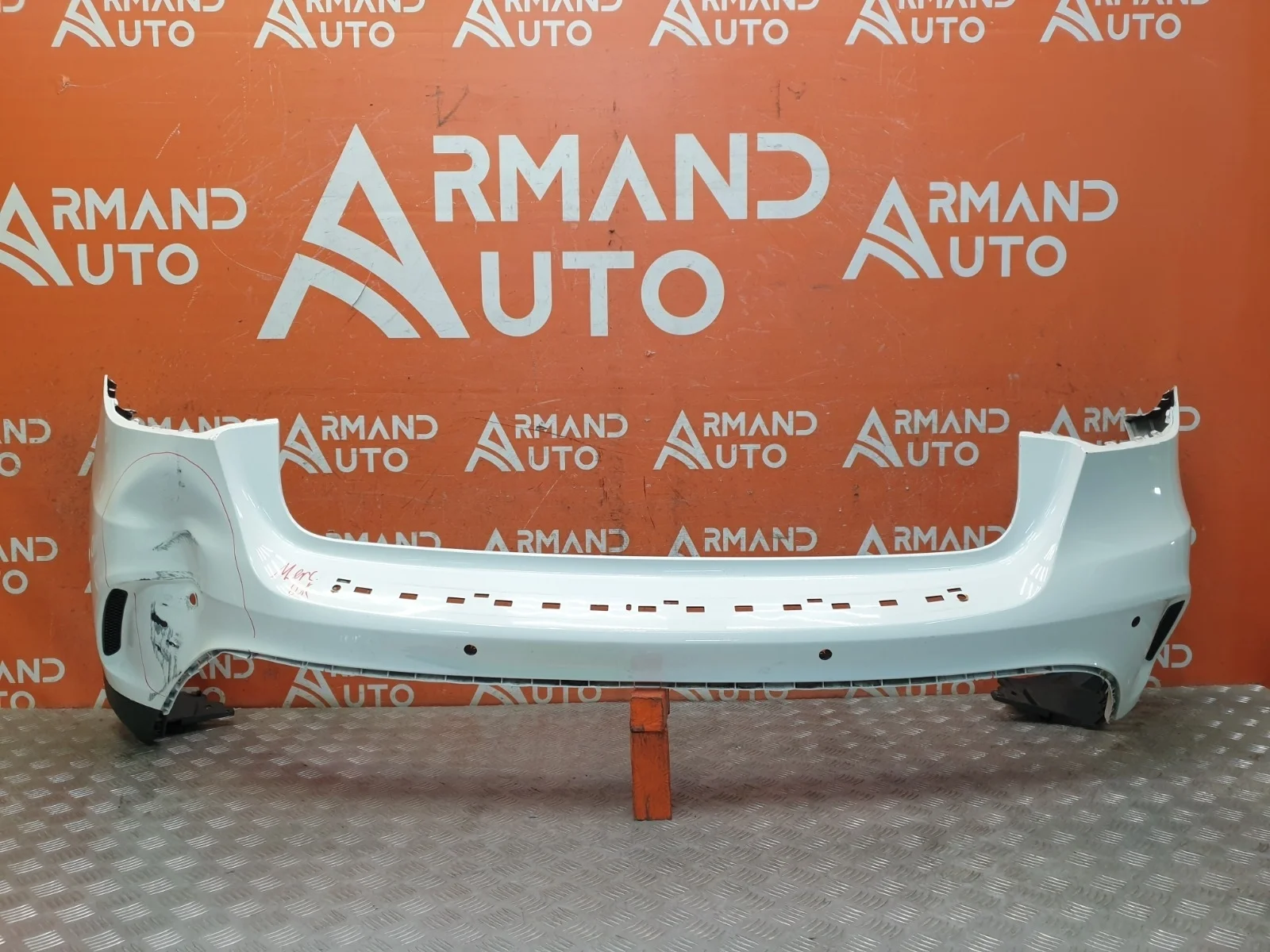 Бампер Mercedes GLA-Class 2013-2020 X156