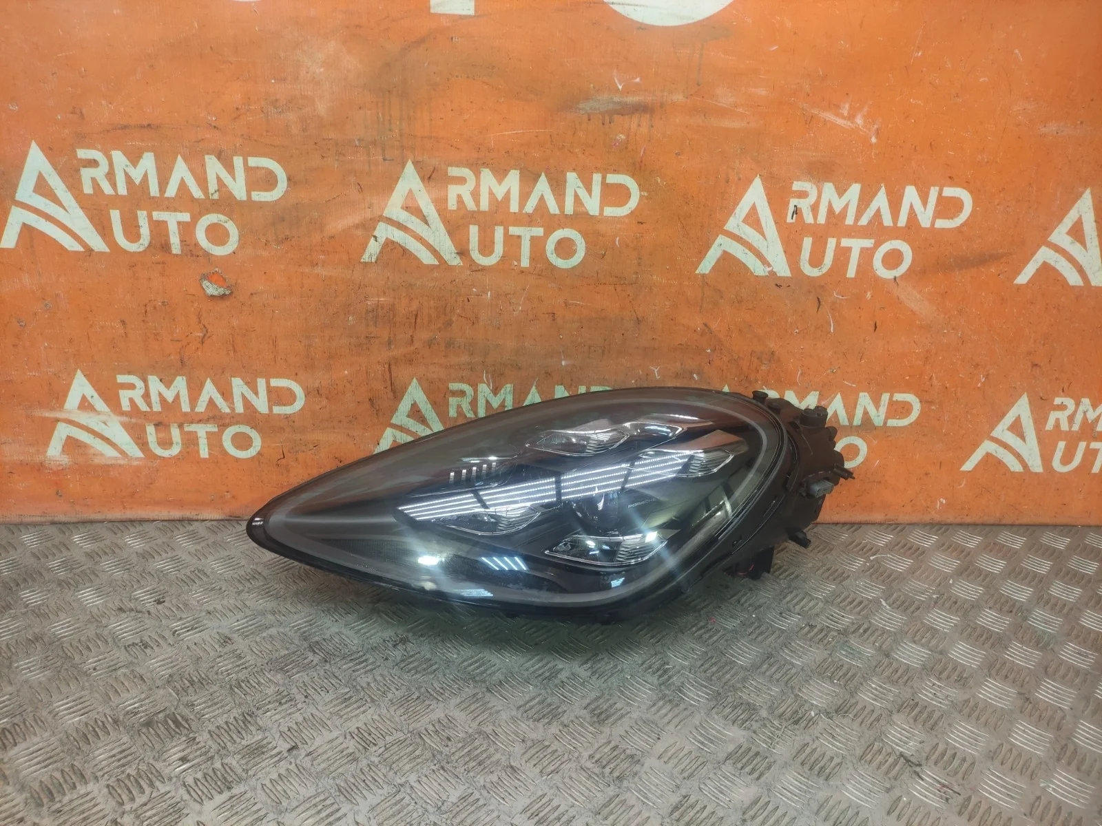 Фара Porsche Cayenne 2017-нв 3 PO536