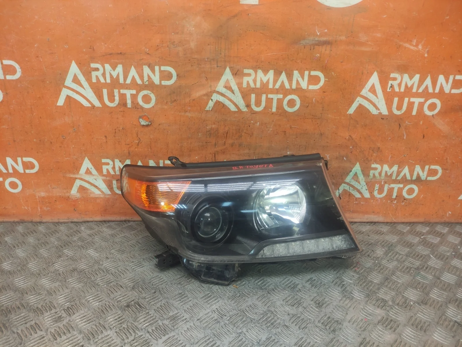 Фара Toyota Land Cruiser 2012-2015 200