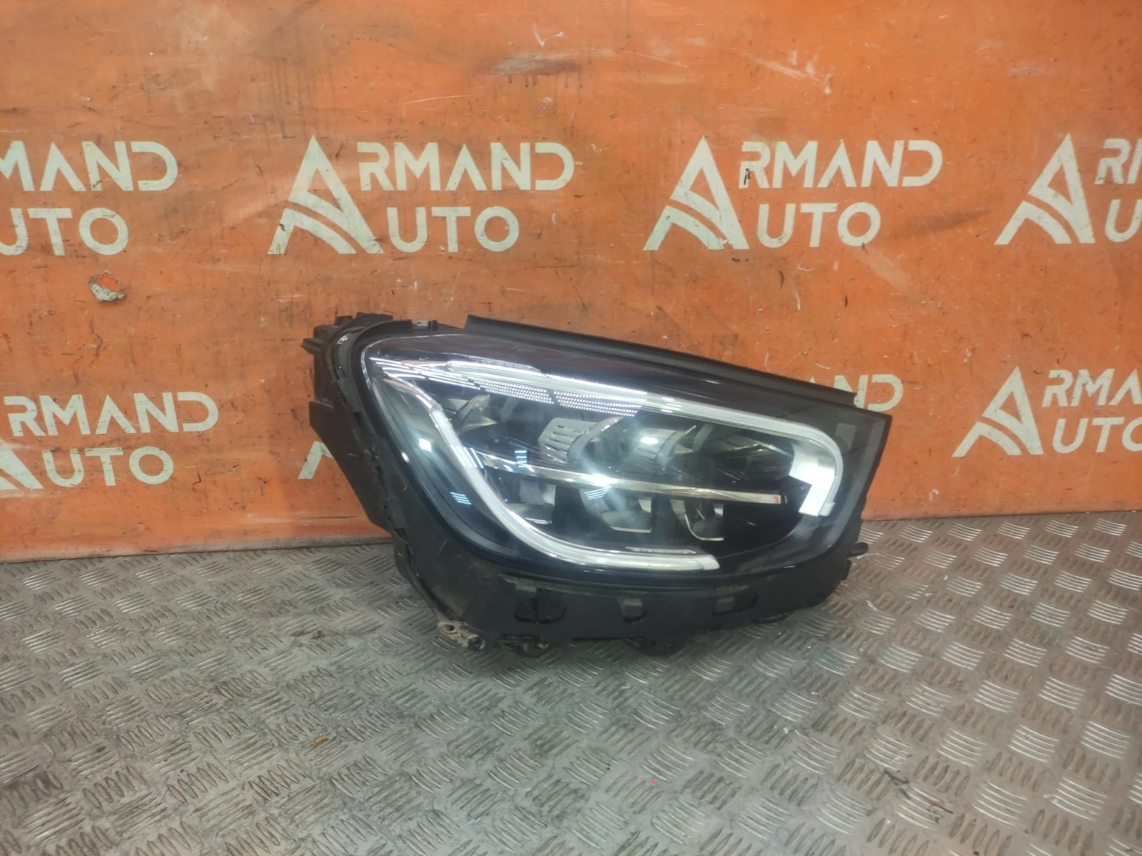 Фара Mercedes GLC-Class 2019-нв X253