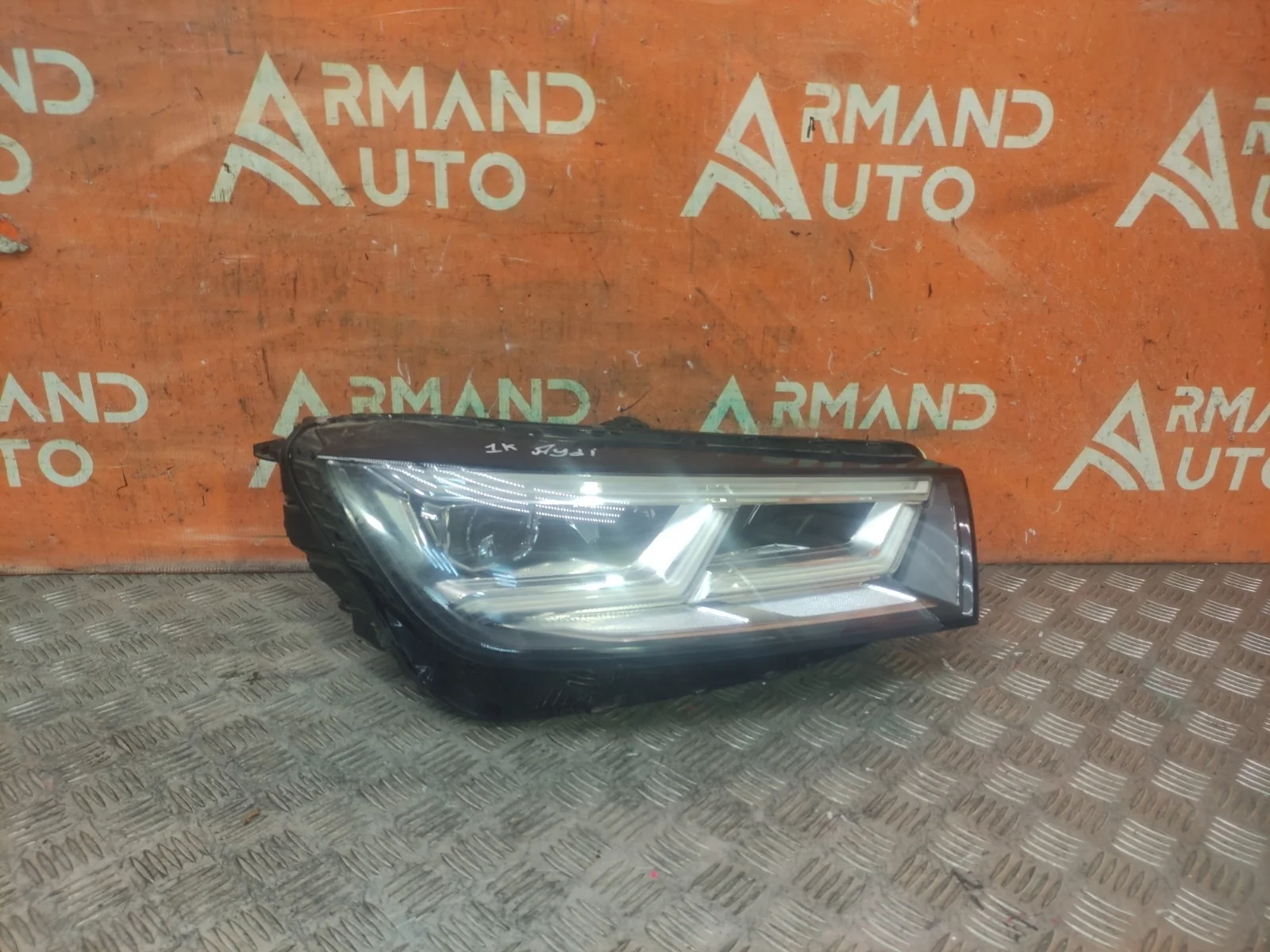 Фара Audi Q5 2017-2020 FY